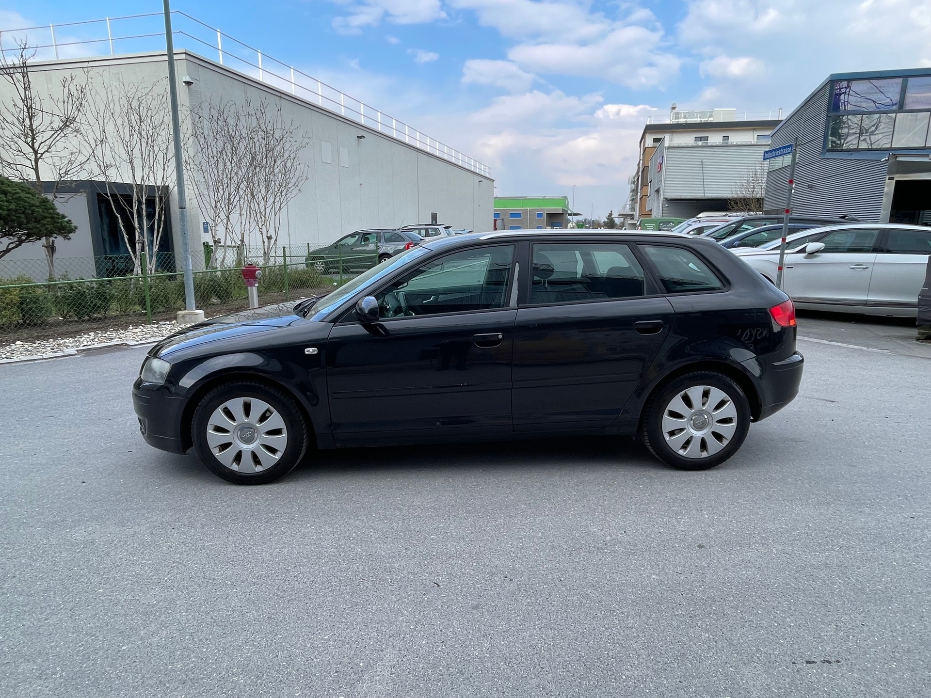 AUDI A3 Sportback 2.0 TDI Attraction quattro-image-5