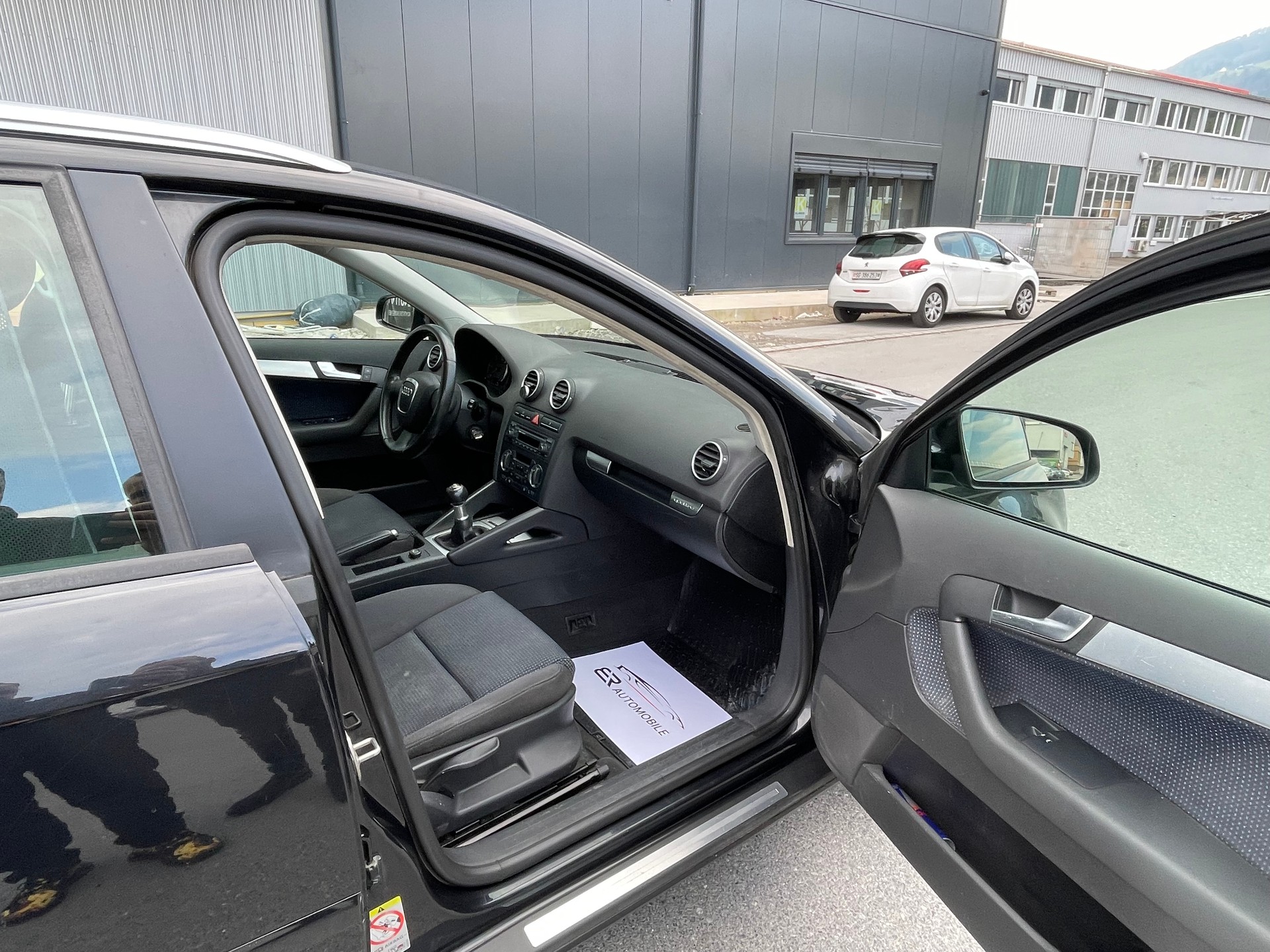 AUDI A3 Sportback 2.0 TDI Attraction quattro-image-9