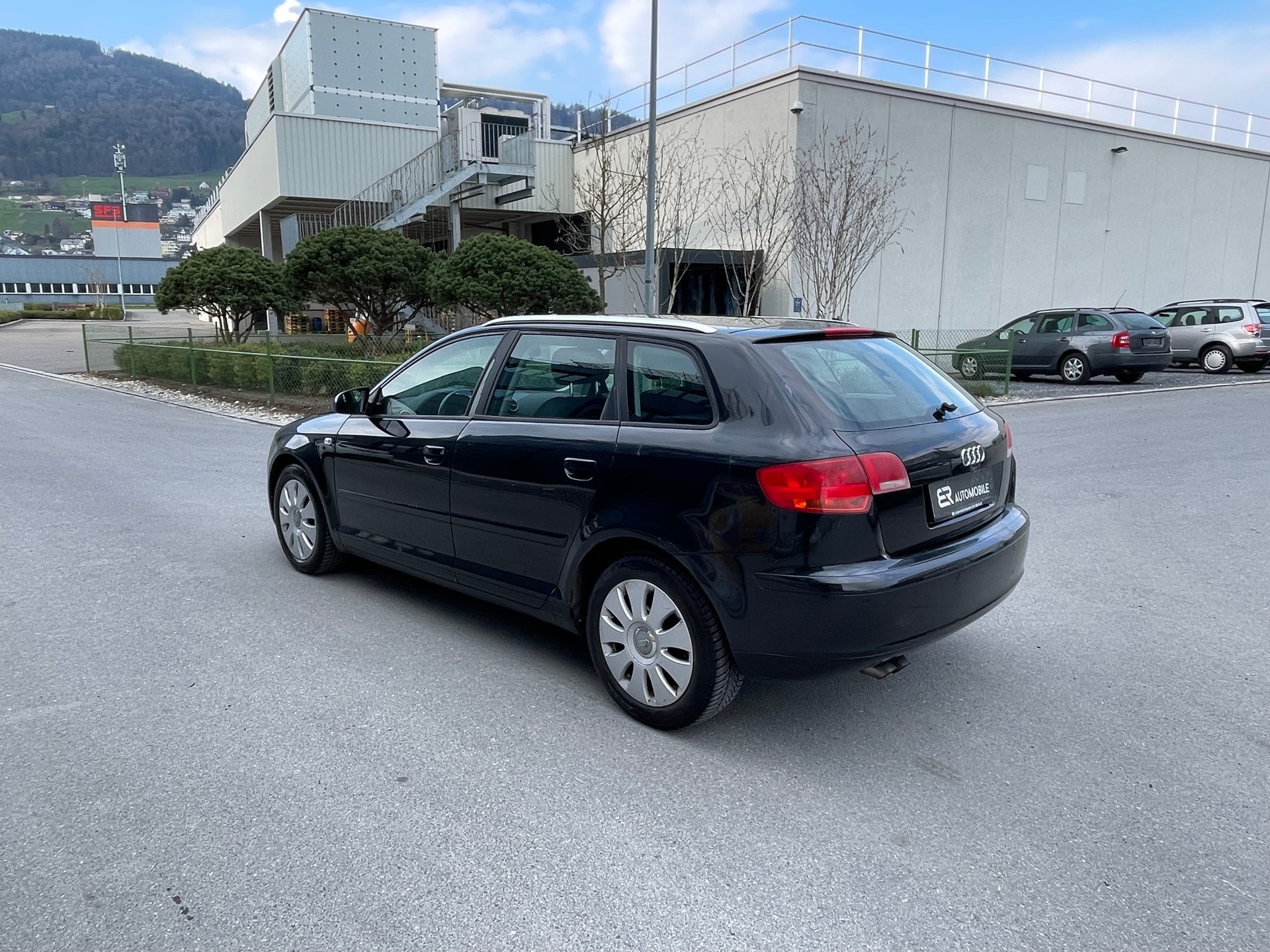 AUDI A3 Sportback 2.0 TDI Attraction quattro-image-2