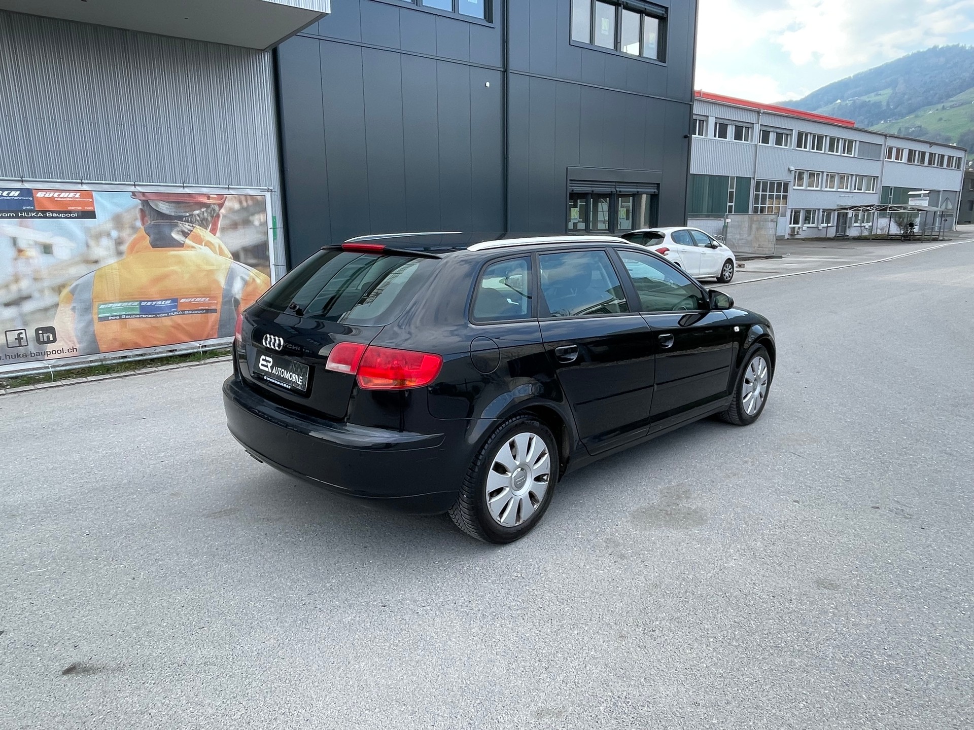 AUDI A3 Sportback 2.0 TDI Attraction quattro-image-3