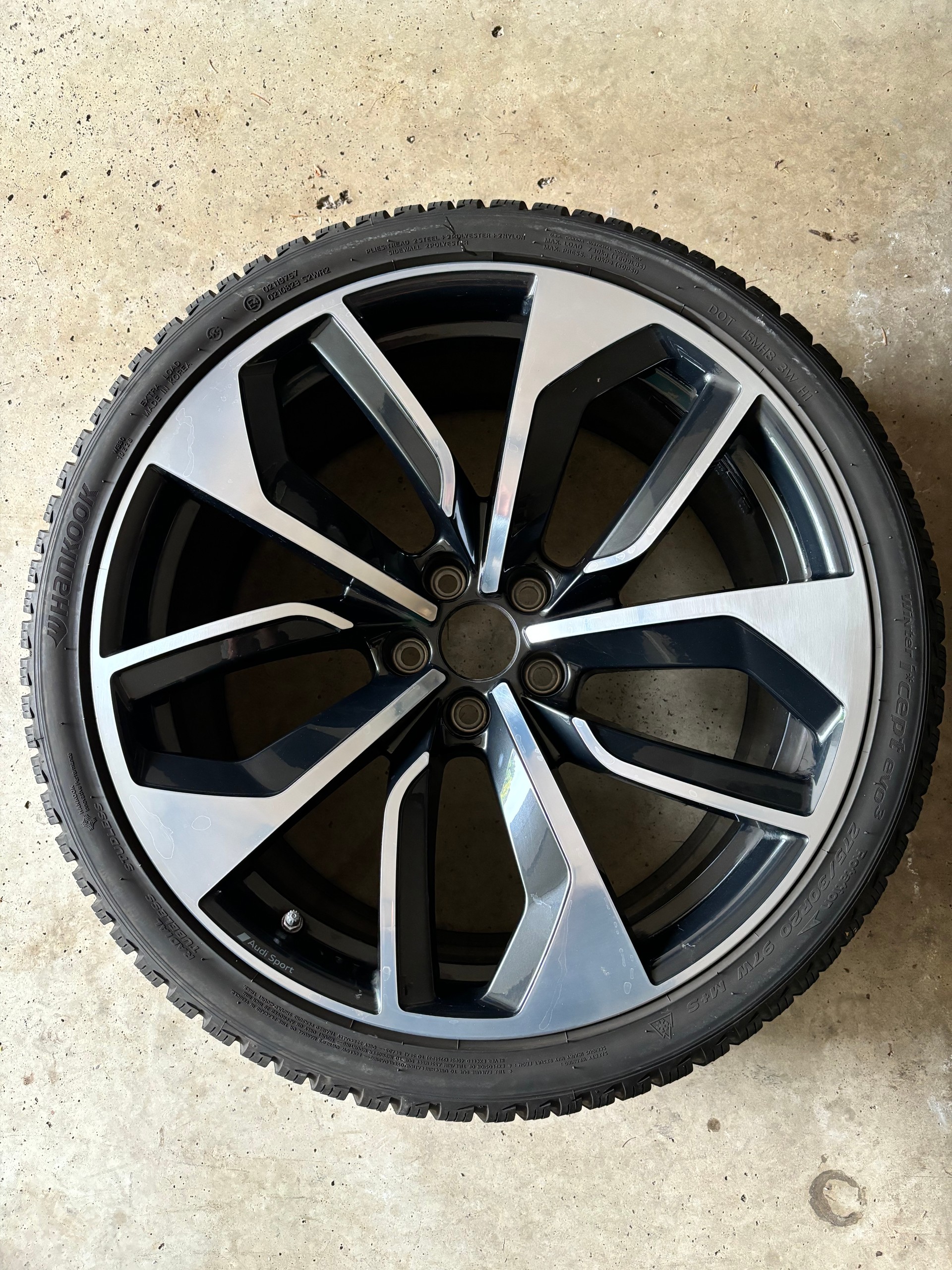 AUDI RS4-image-5