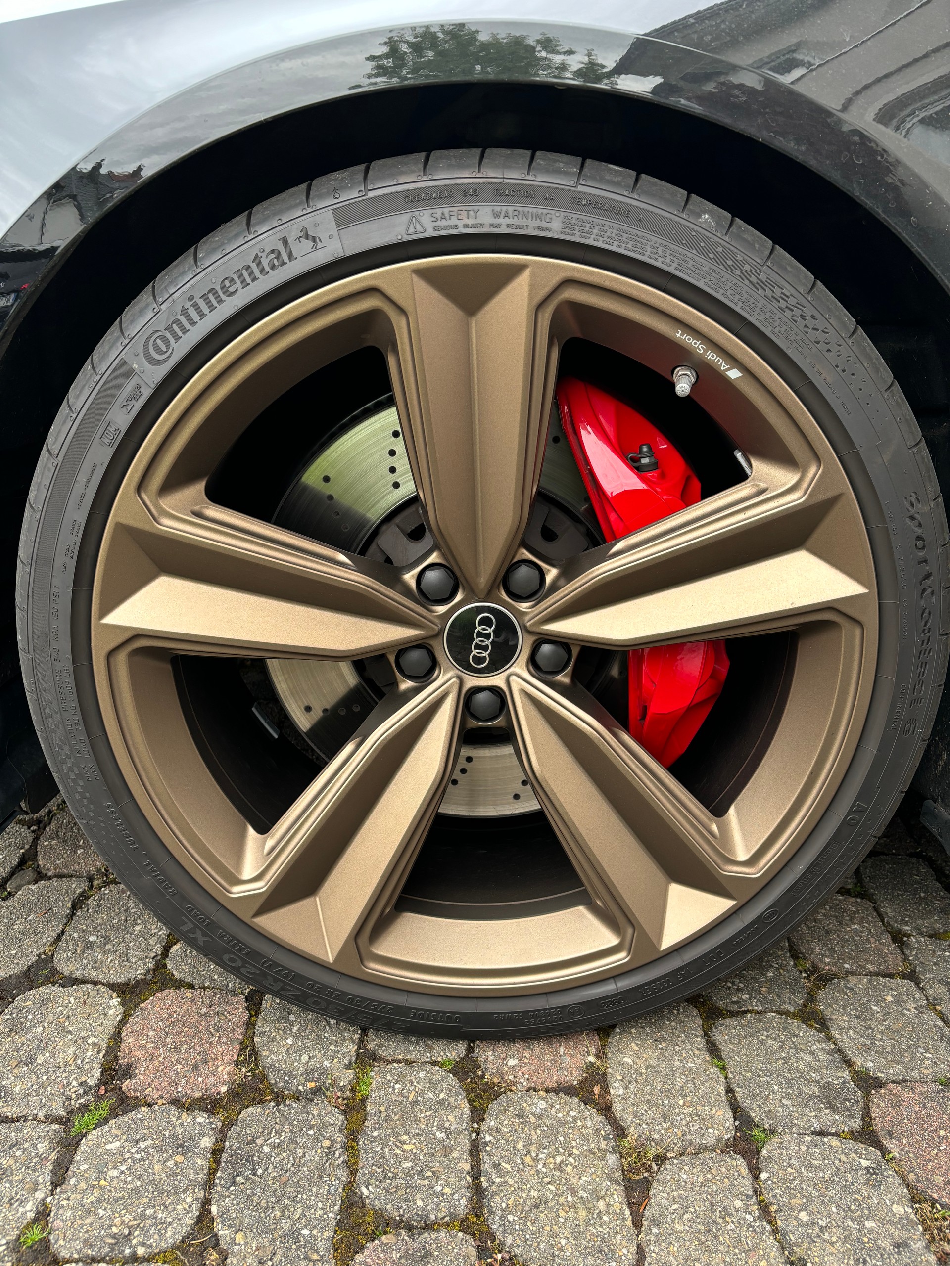 AUDI RS4-image-4