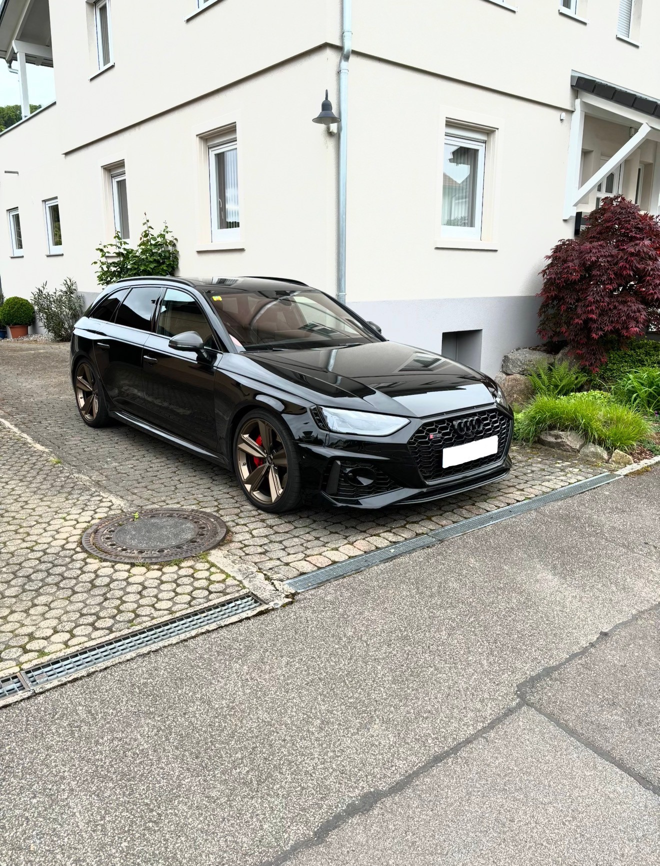 AUDI RS4-image-0
