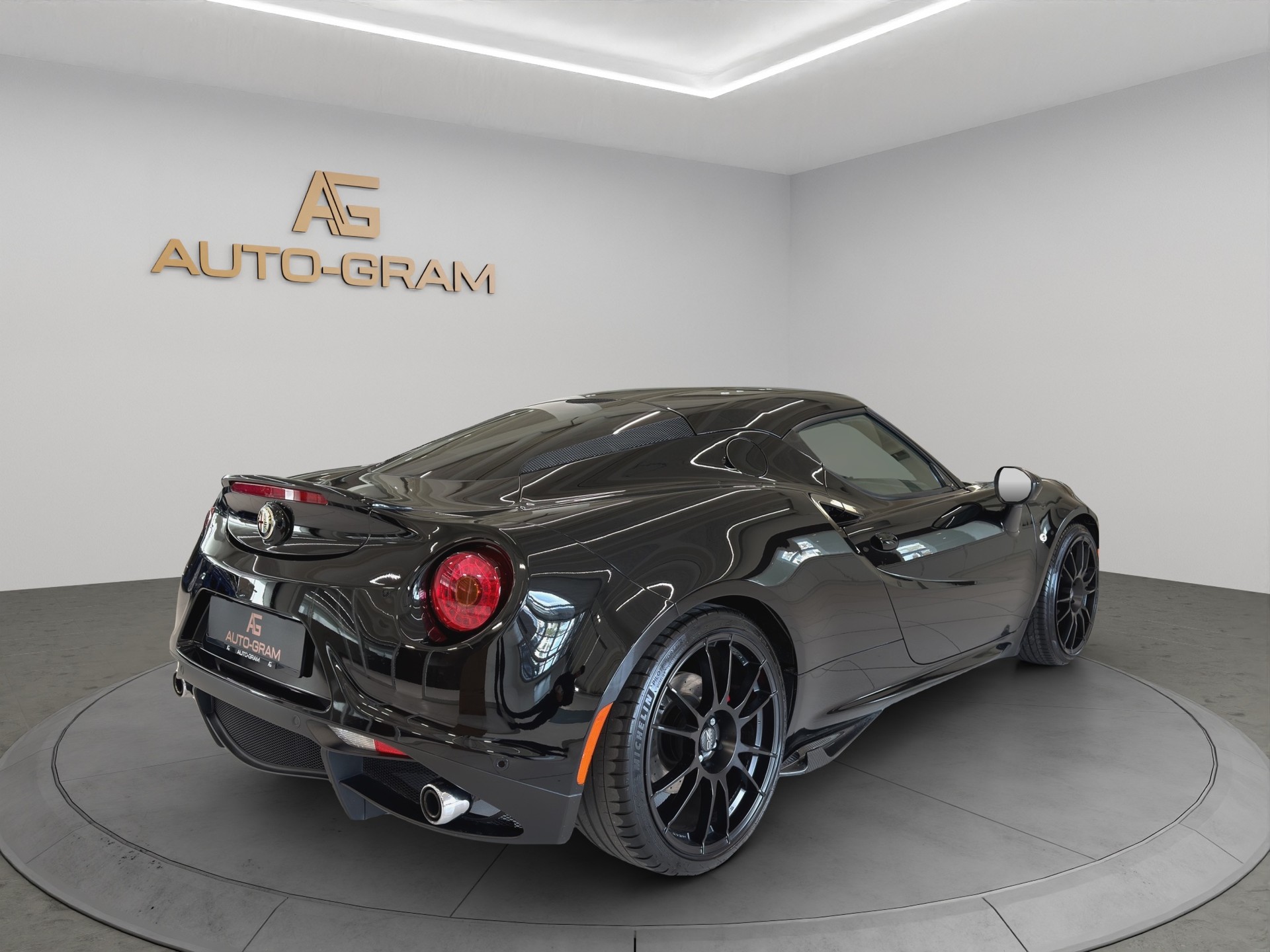 ALFA ROMEO 4C 1750 TBi TCT-image-4