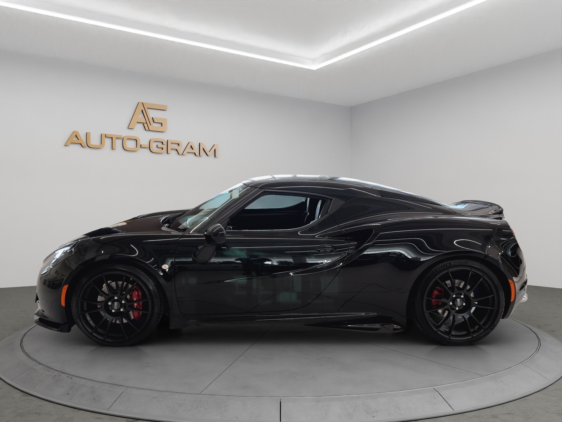 ALFA ROMEO 4C 1750 TBi TCT-image-1