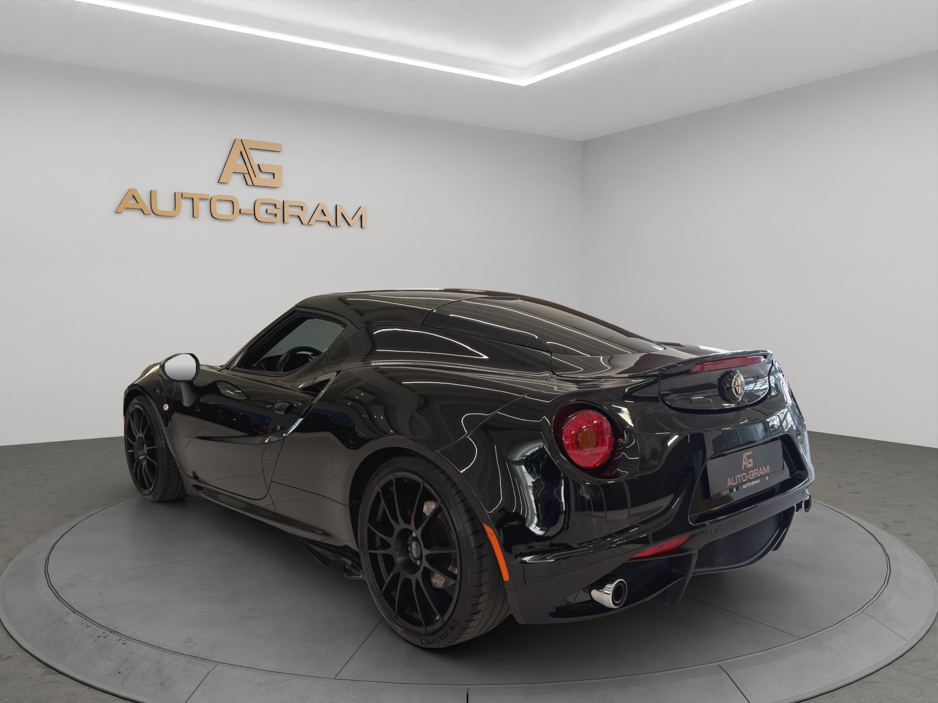 ALFA ROMEO 4C 1750 TBi TCT-image-2