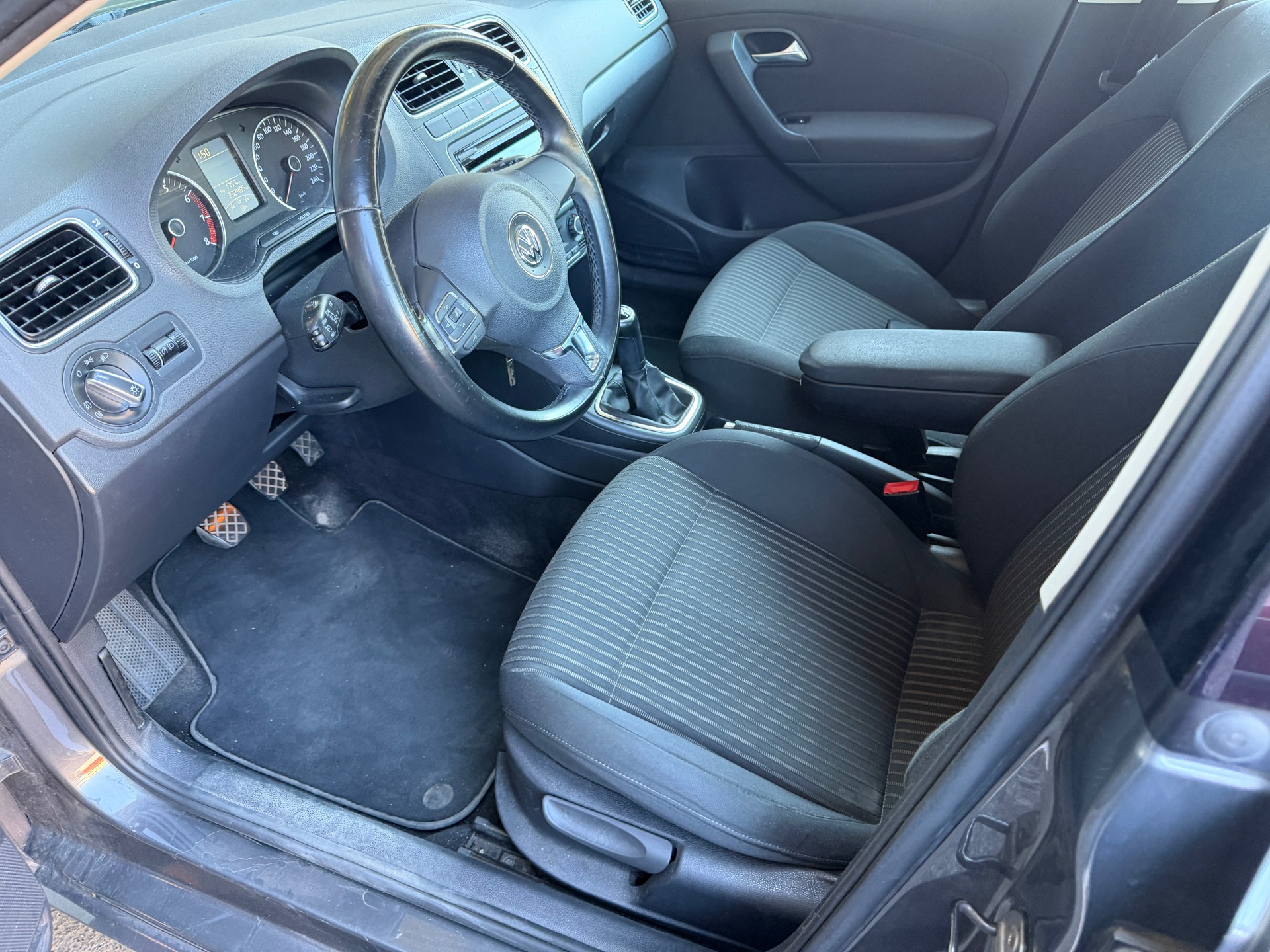 VW Polo 1.4 16V Highline-image-8