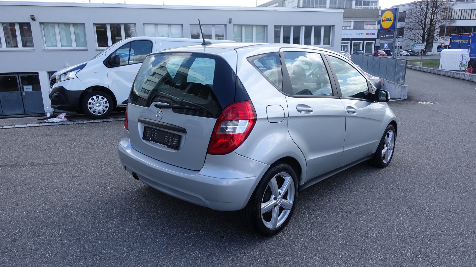 MERCEDES-BENZ A160 ECO AUTOMAT-image-1