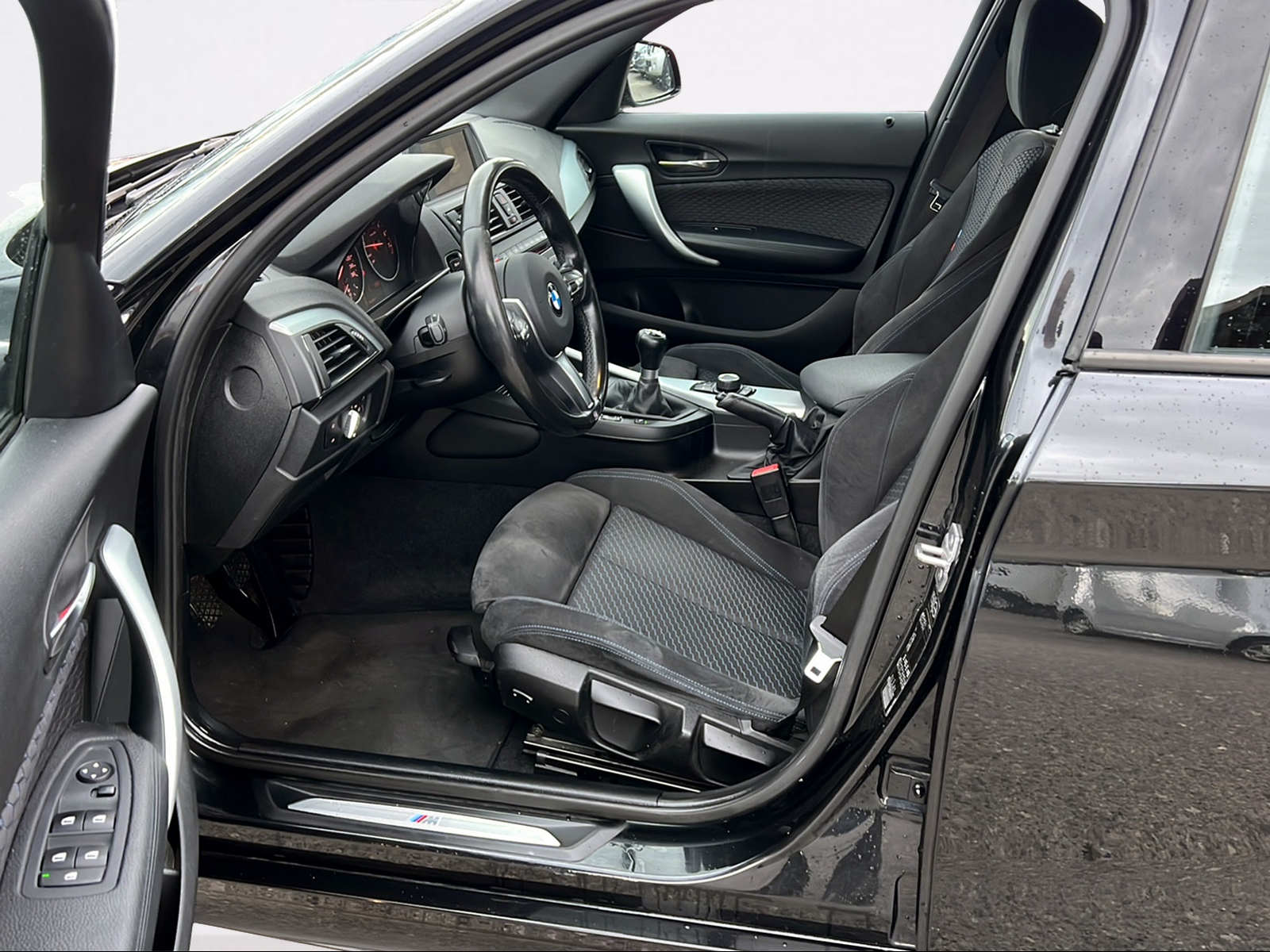 BMW 116i-image-8