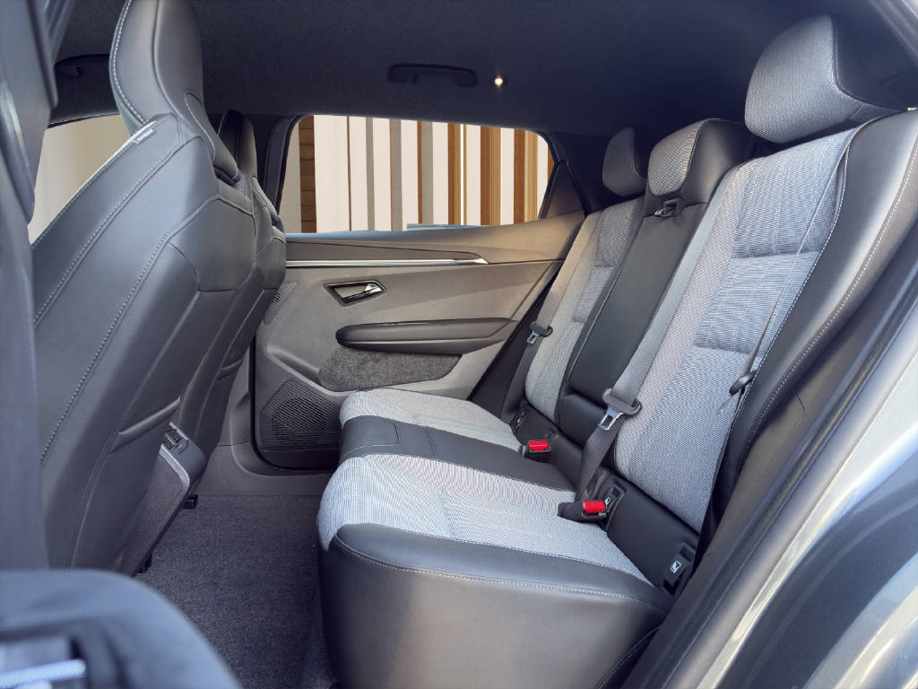 MITSUBISHI Eclipse Cross BEV Intense+-image-12