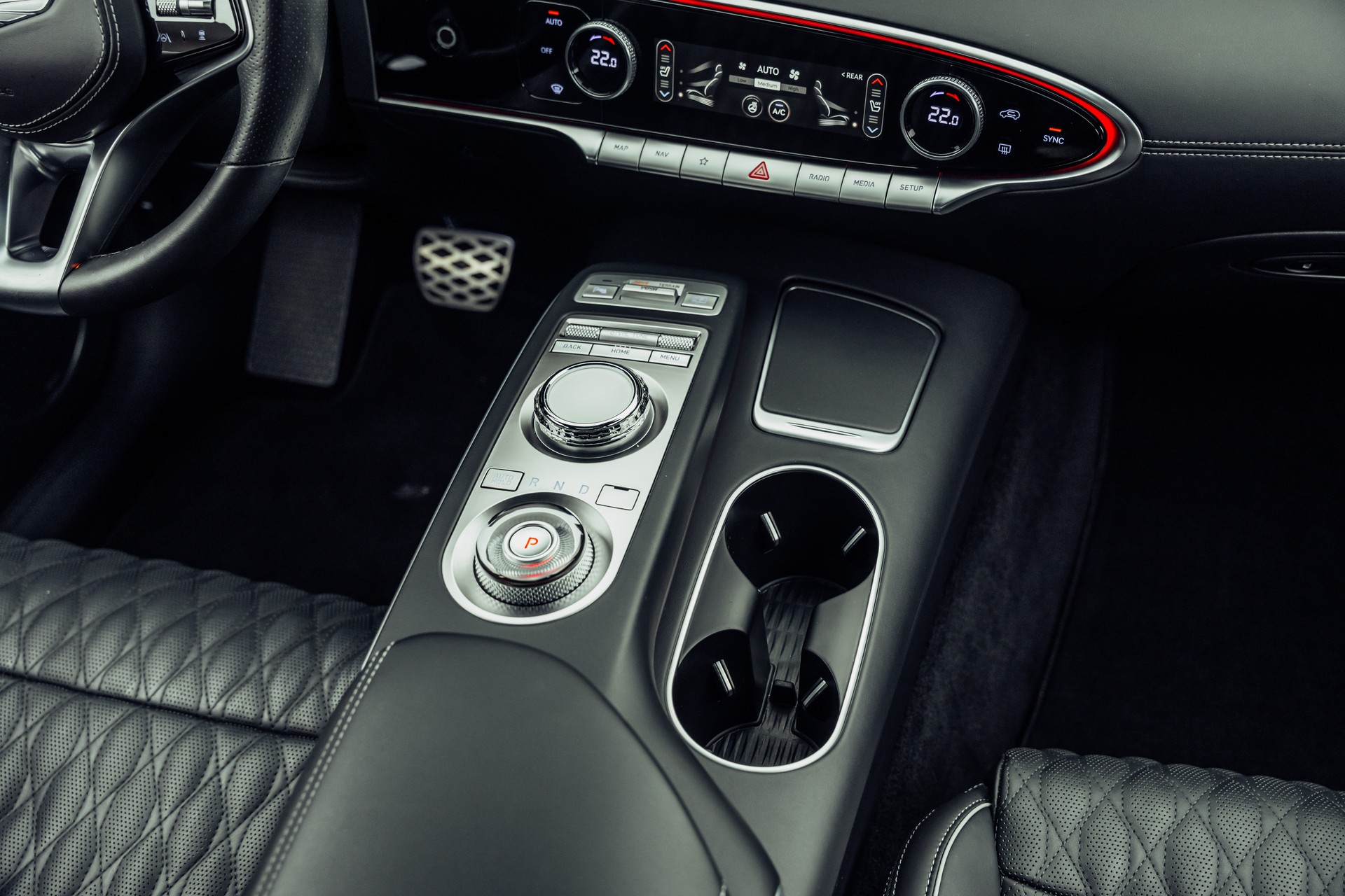 GENESIS GV70 2.5 TGDI Sport AT8 AWD-image-13