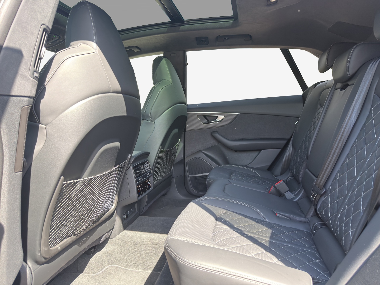 AUDI SQ8 SUV TFSI quattro tiptronic-image-11