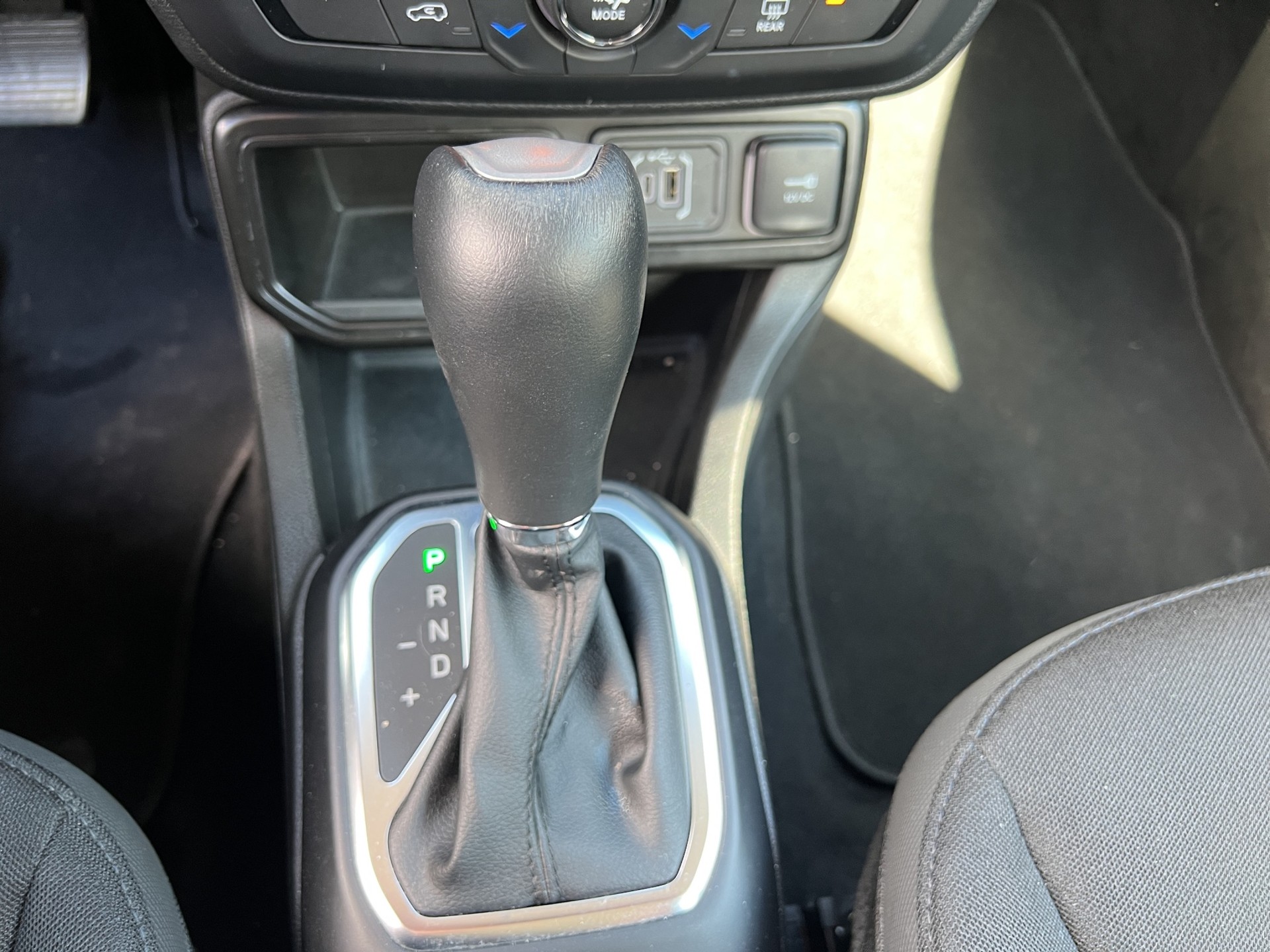 JEEP Renegade 1.5 Turbo Summit-image-37