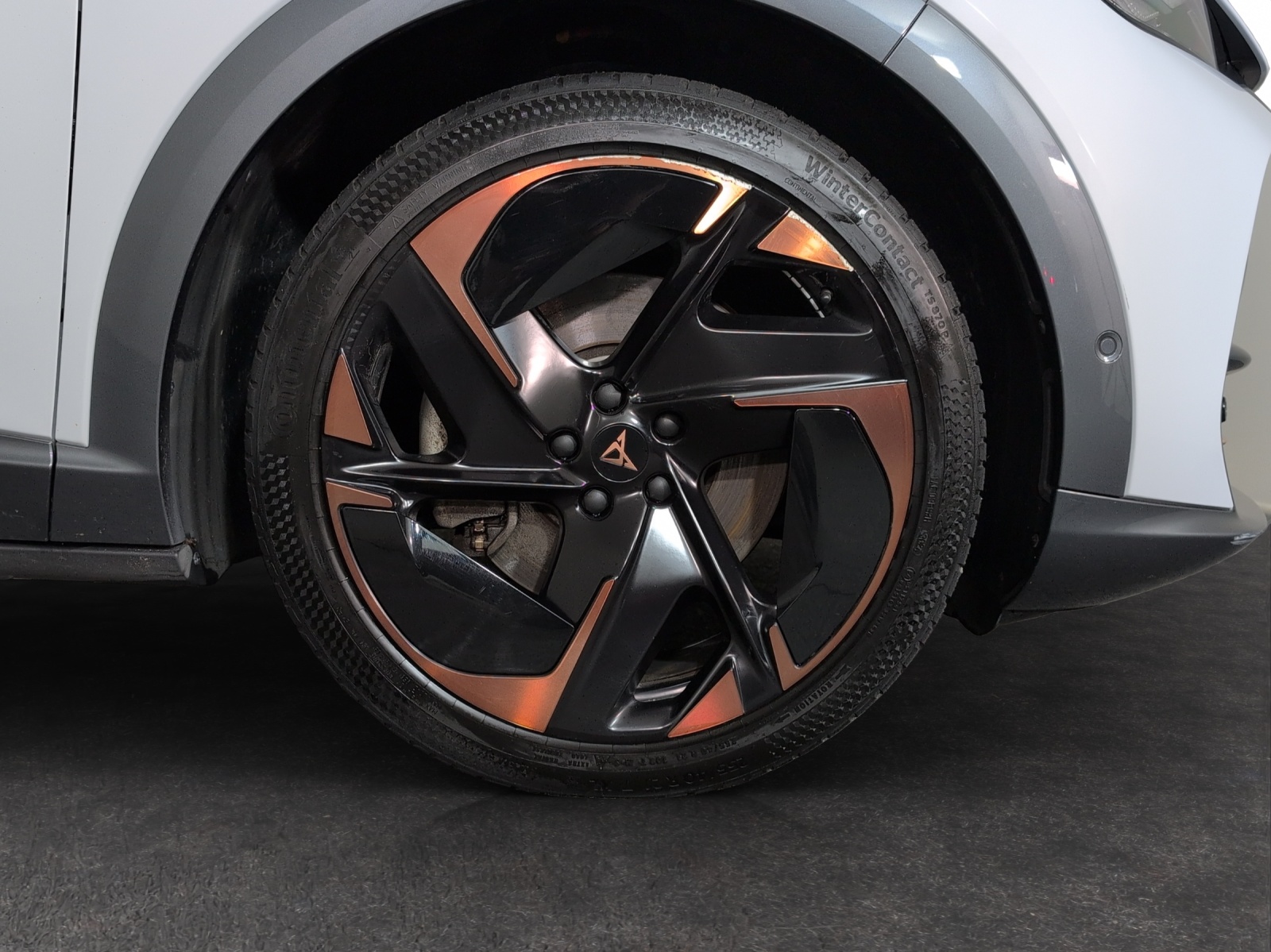 CUPRA Tavascan Type 9 77 kWh VZ Adrenaline-image-4