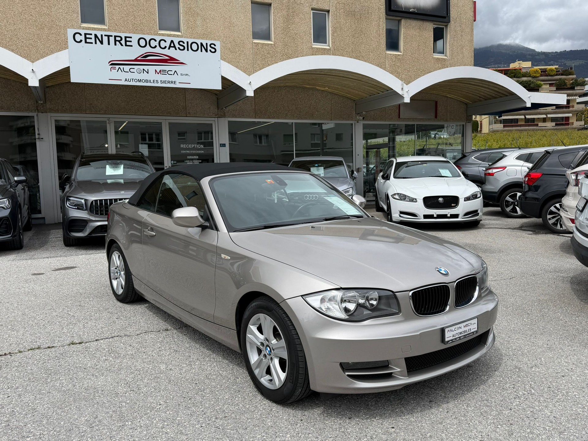 BMW 118i Cabrio-image-0