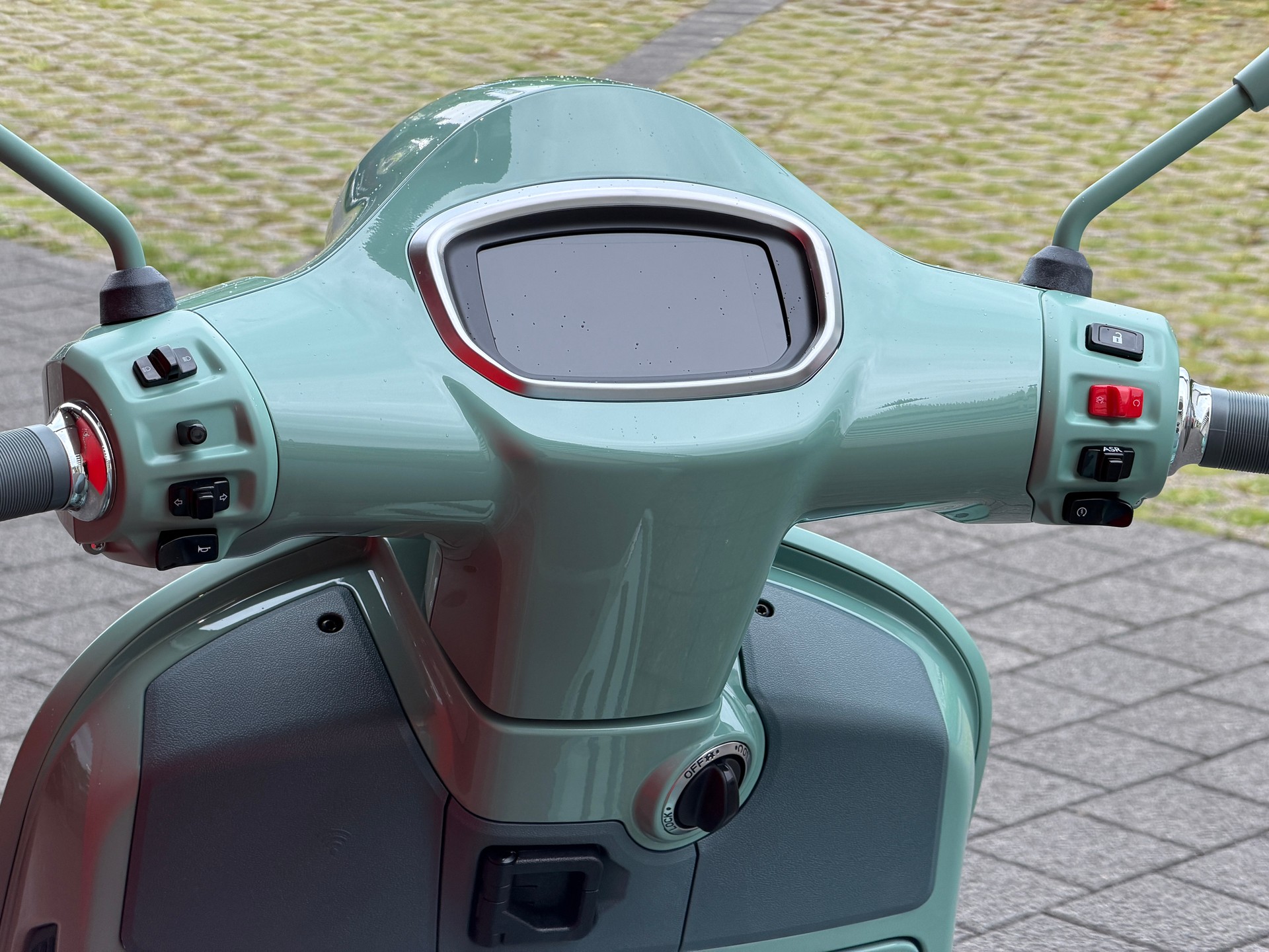 PIAGGIO Vespa GTS 310 80th Anniversary Euro 5+-image-4