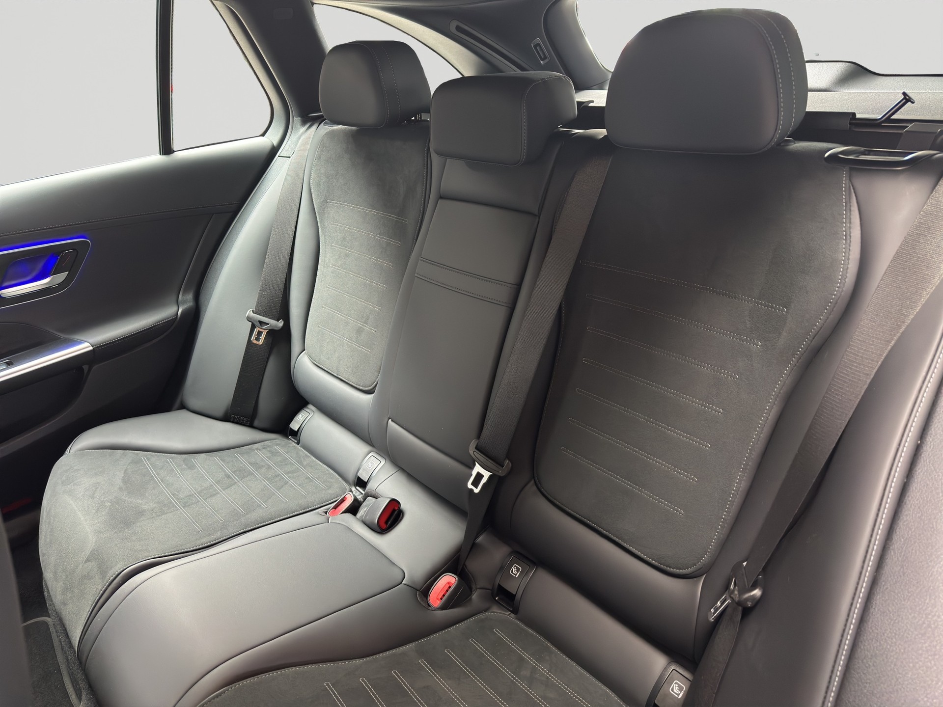 MERCEDES-BENZ C 300 d T AMG-image-7