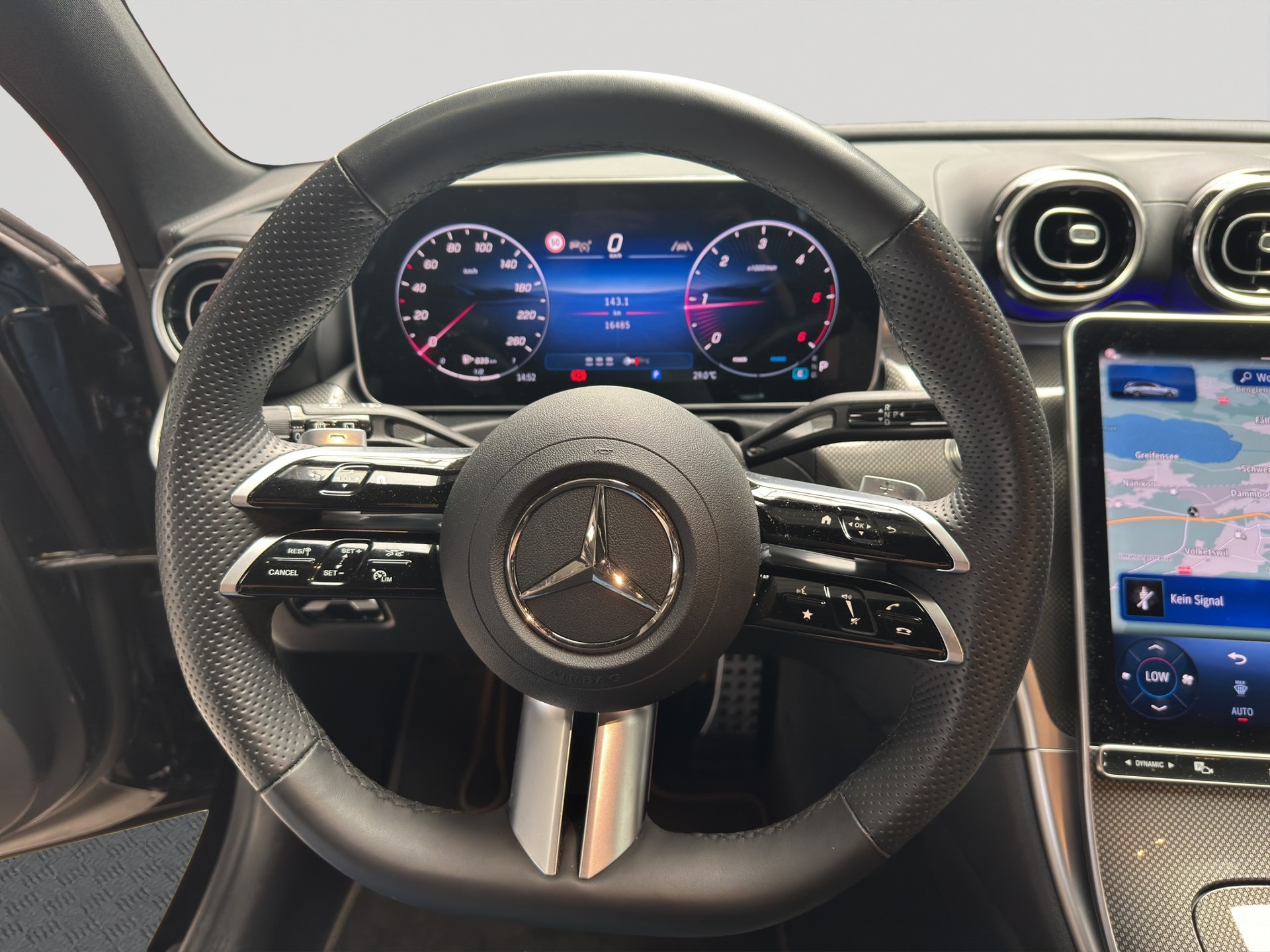 MERCEDES-BENZ C 300 d T AMG-image-9