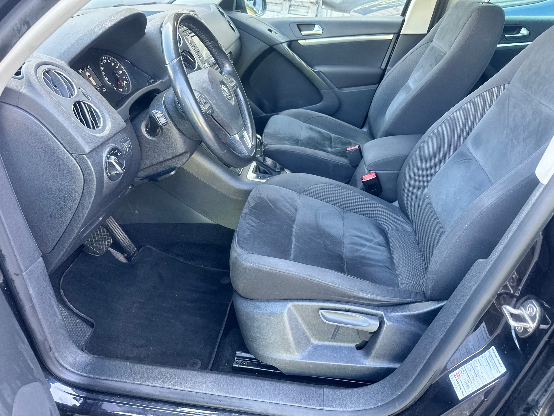 VW Tiguan 2.0 TDI BlueMotion Trend&Fun 4Motion DSG-image-12