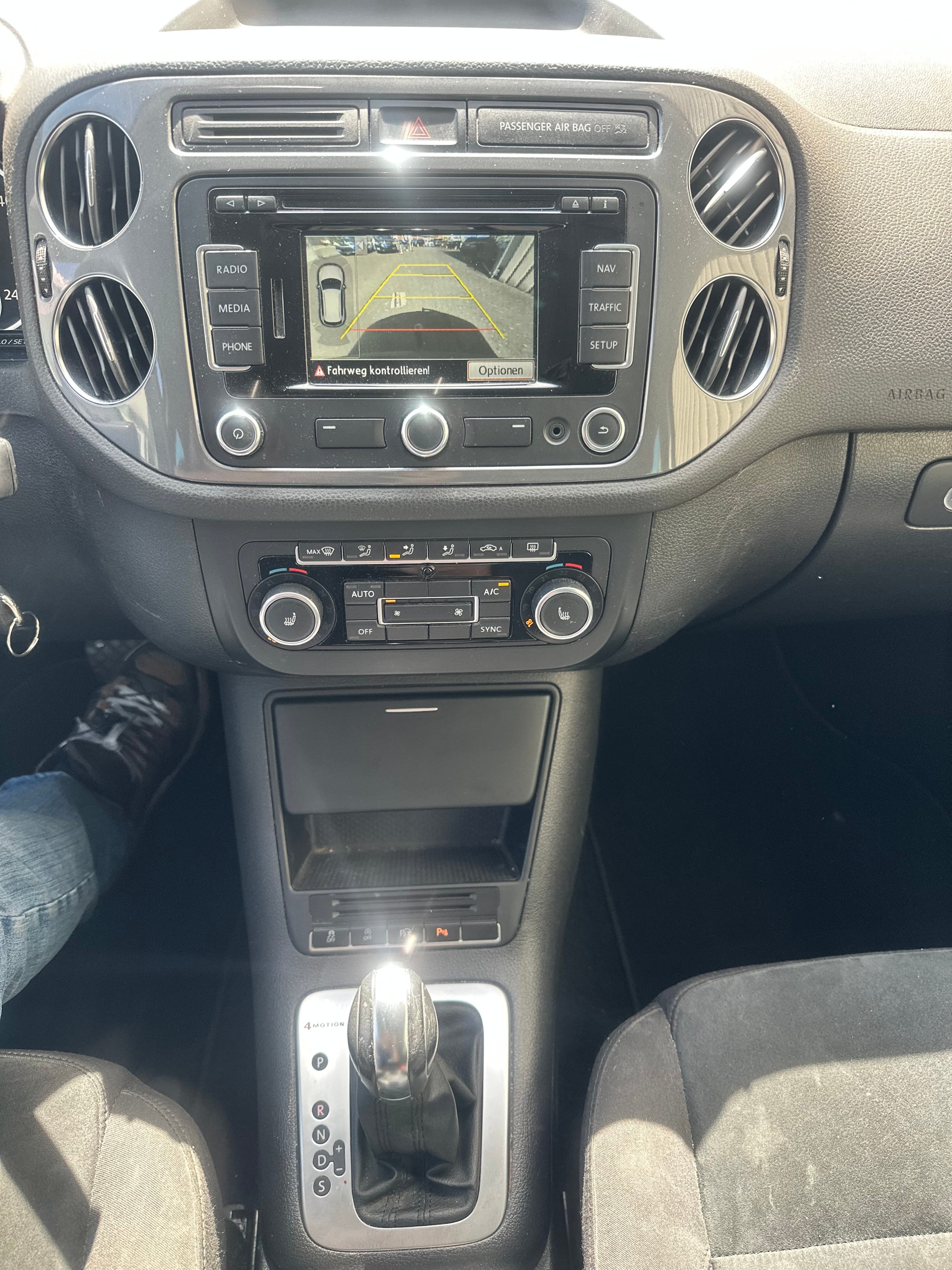 VW Tiguan 2.0 TDI BlueMotion Trend&Fun 4Motion DSG-image-10