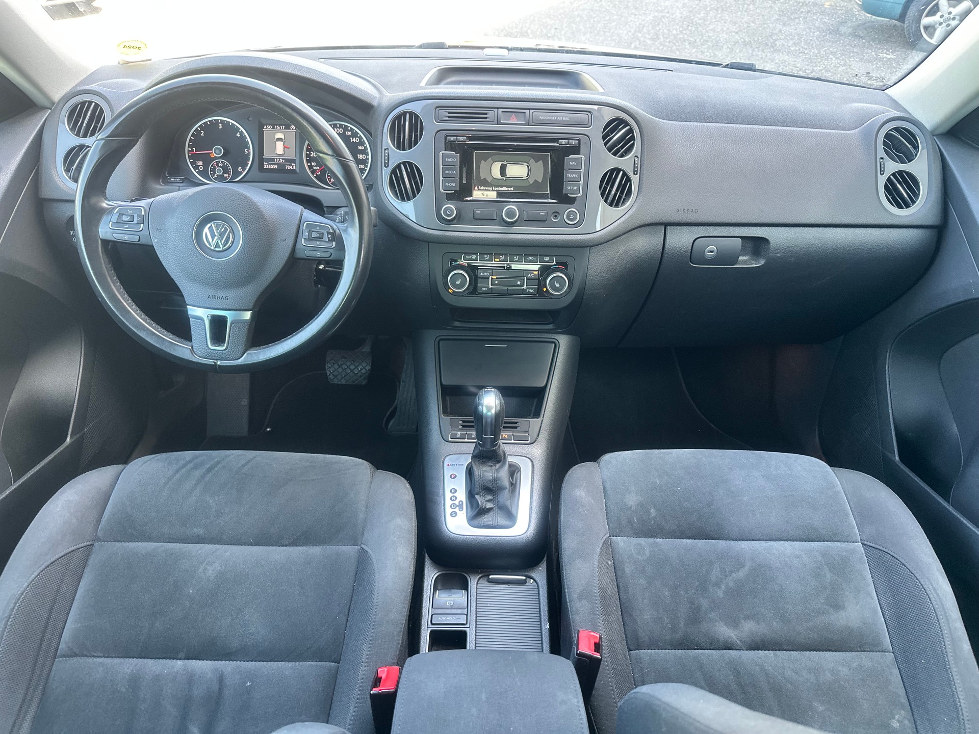 VW Tiguan 2.0 TDI BlueMotion Trend&Fun 4Motion DSG-image-11