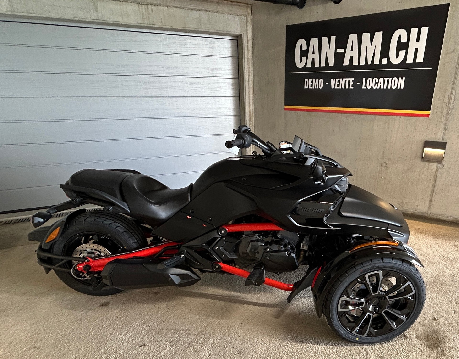 CAN-AM F3-S-image-2