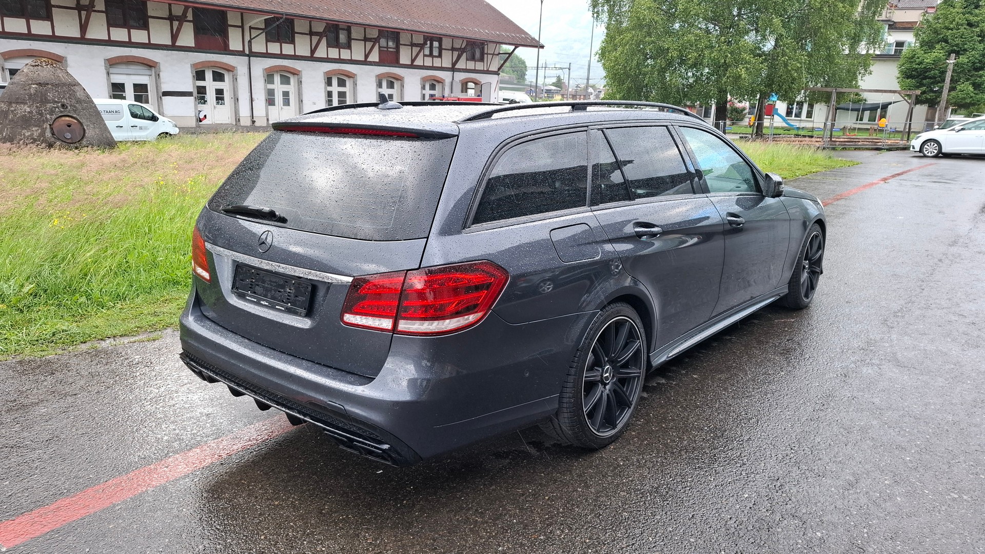 MERCEDES-BENZ E 350 BlueTEC Avantgarde 4Matic 7G-Tronic-image-3