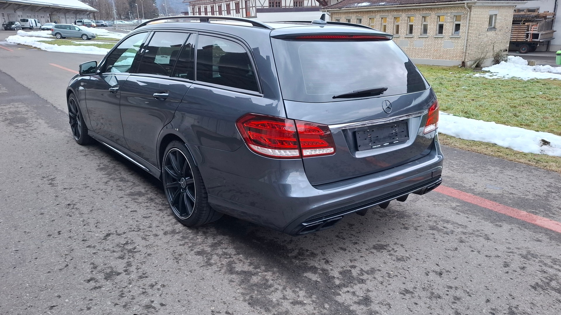 MERCEDES-BENZ E 350 BlueTEC Avantgarde 4Matic 7G-Tronic-image-4