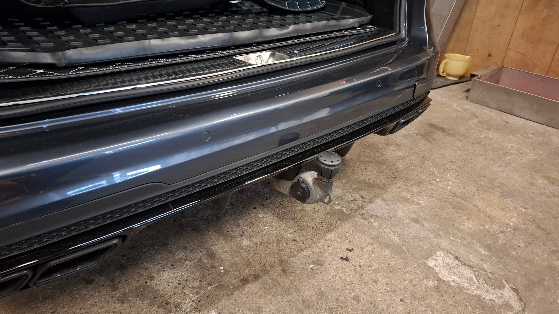 MERCEDES-BENZ E 350 BlueTEC Avantgarde 4Matic 7G-Tronic-image-15