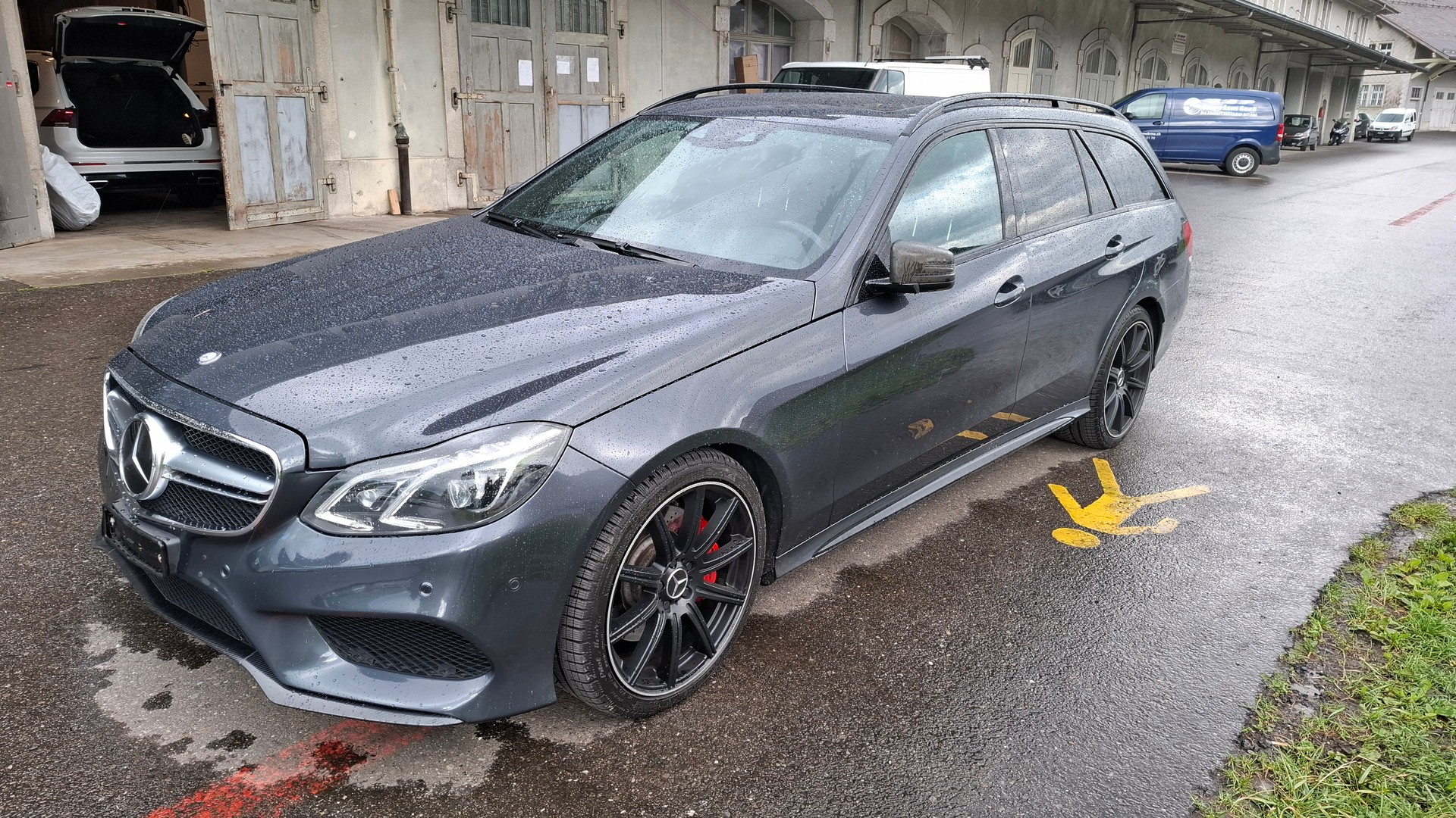 MERCEDES-BENZ E 350 BlueTEC Avantgarde 4Matic 7G-Tronic-image-6
