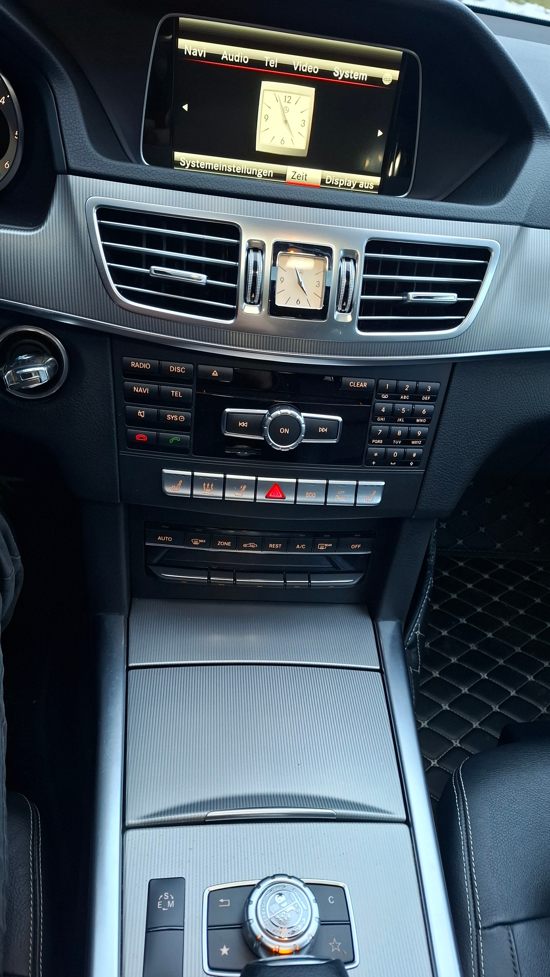 MERCEDES-BENZ E 350 BlueTEC Avantgarde 4Matic 7G-Tronic-image-10