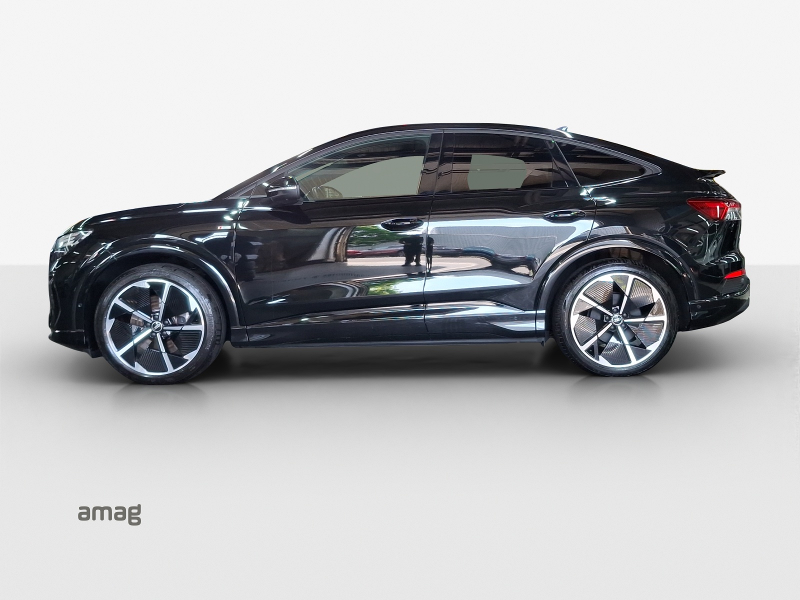 AUDI Q4 Sportback e-tron 50 quattro-image-1