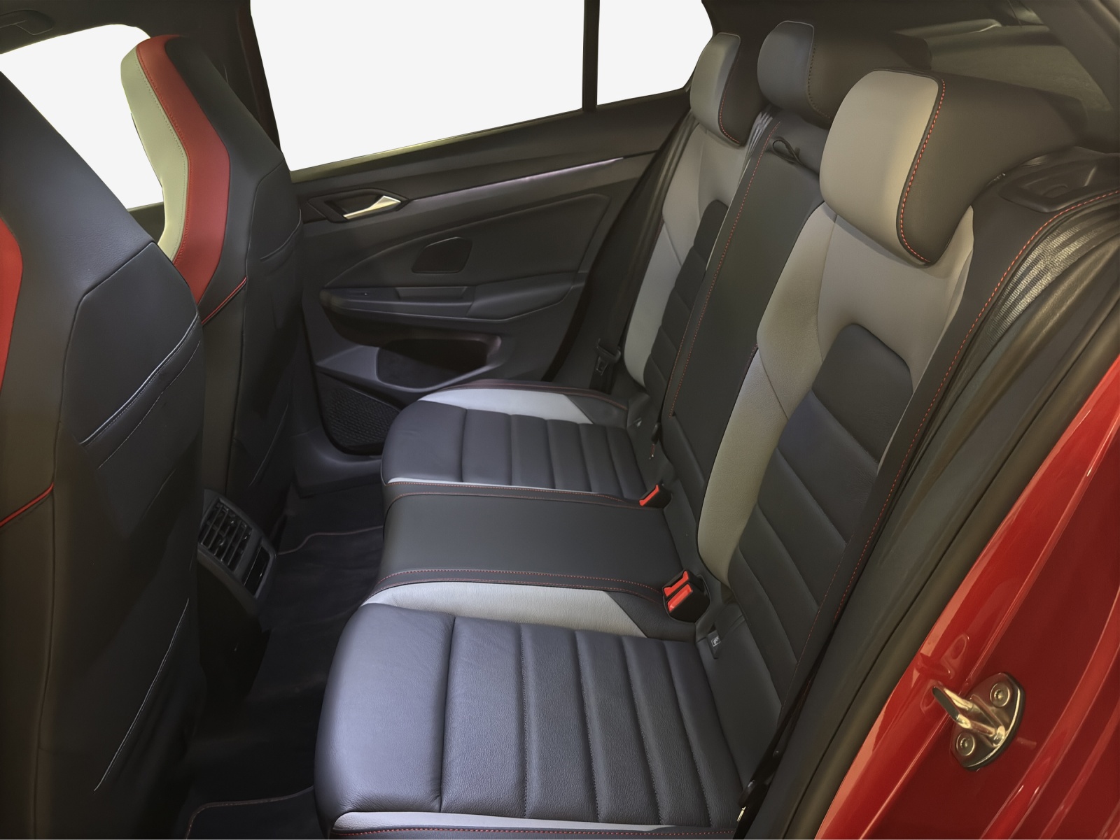 VW Golf 2.0 TSI GTI DSG-image-11
