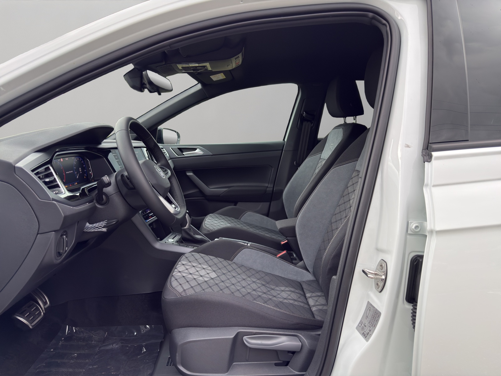 VW Polo 1.0 TSI R-Line DSG-image-5