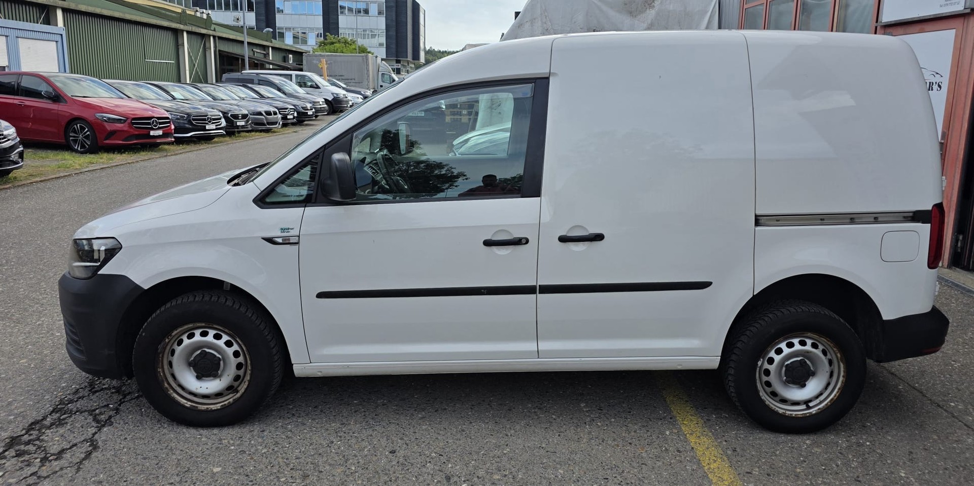 VW Caddy 2.0TDI 4Motion BlueMotion Technology-image-3