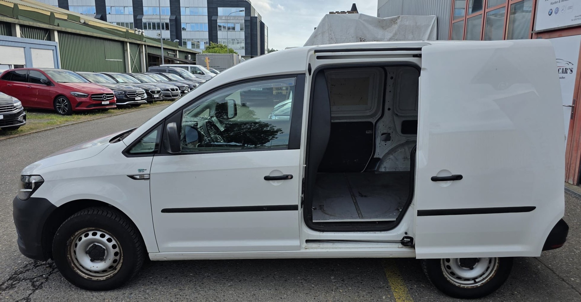 VW Caddy 2.0TDI 4Motion BlueMotion Technology-image-4