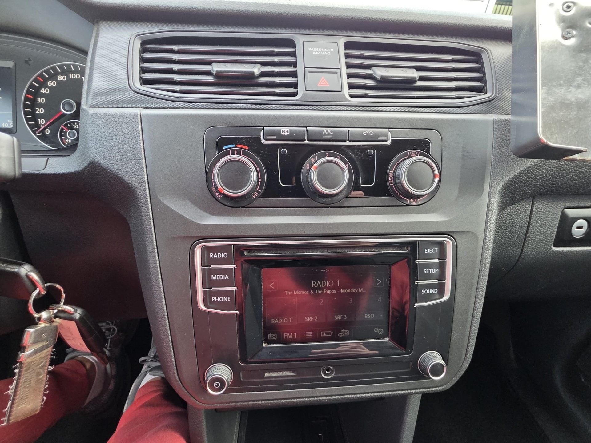 VW Caddy 2.0TDI 4Motion BlueMotion Technology-image-13