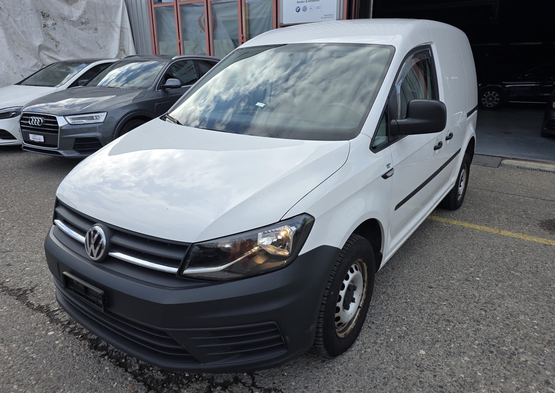 VW Caddy 2.0TDI 4Motion BlueMotion Technology-image-0
