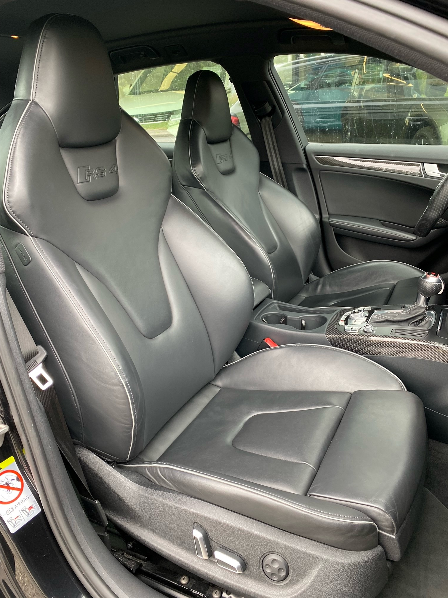 AUDI RS4 Avant 4.2 FSI V8 quattro S-tronic-image-8