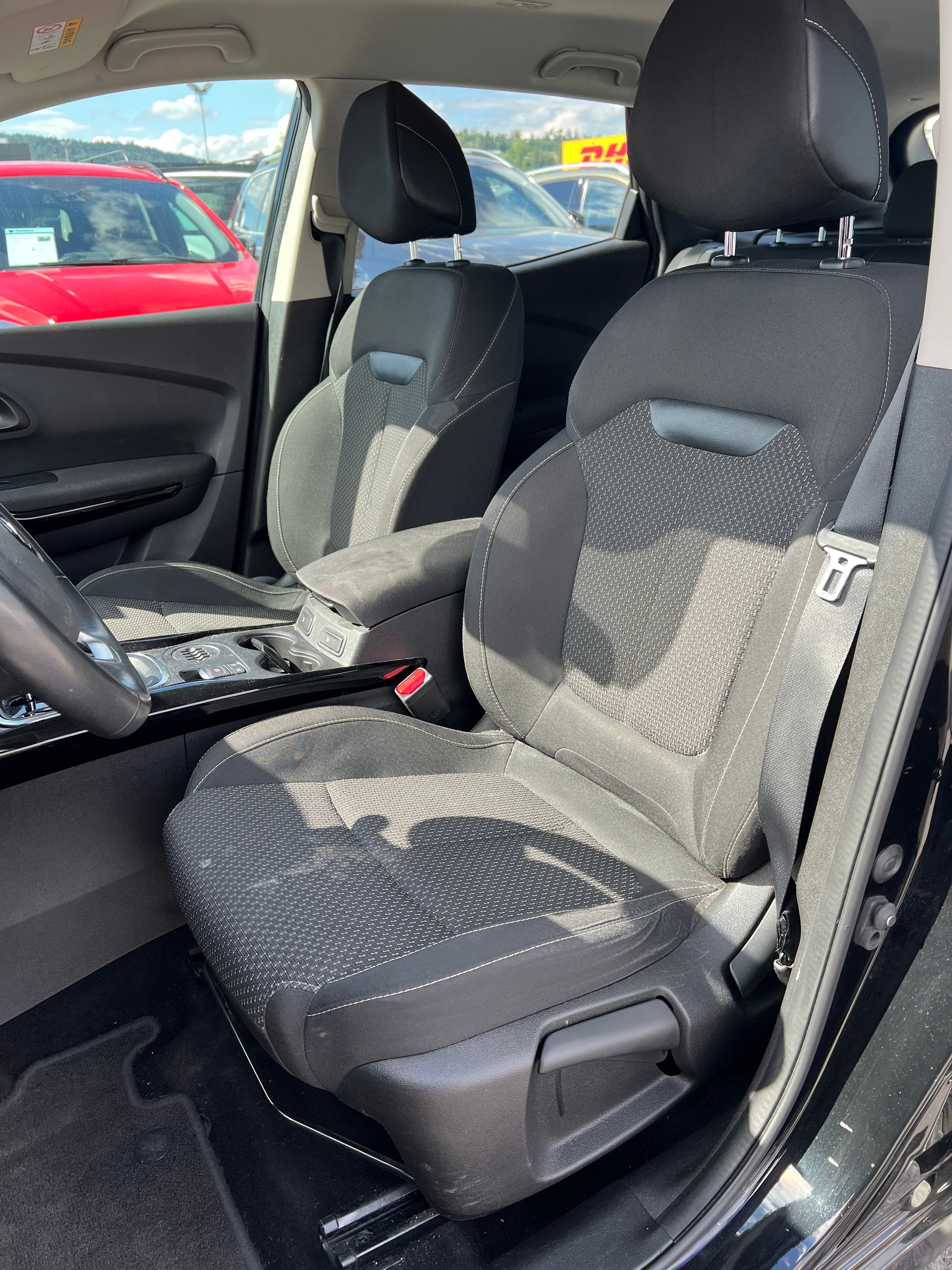 RENAULT Kadjar 1.5 dCi Zen EDC Automat (Klimatronik * Alufelgen * Sensoren Mi Kamera * Multilenkrad * Xenon * Navigation * BO6)-image-13