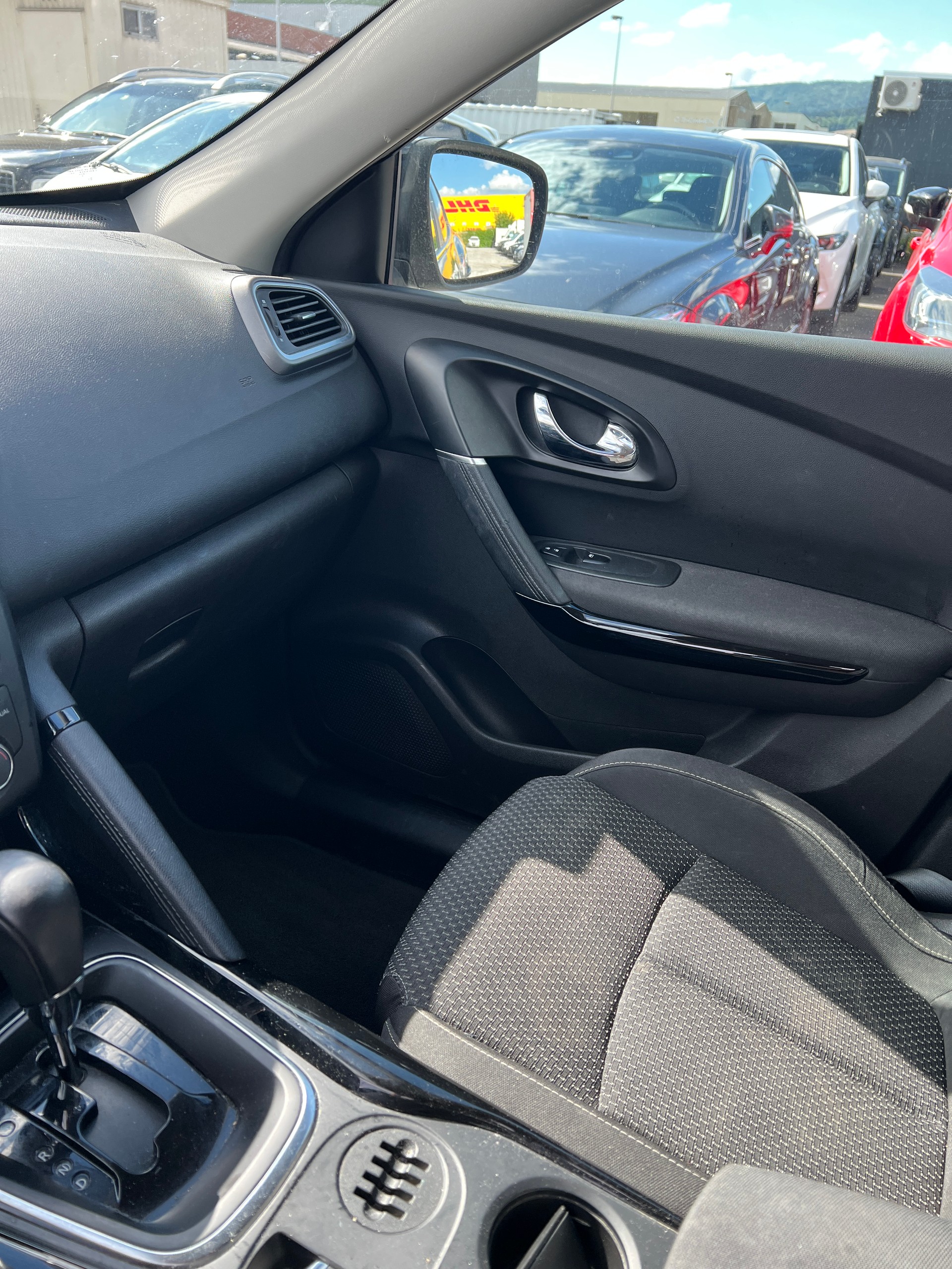 RENAULT Kadjar 1.5 dCi Zen EDC Automat (Klimatronik * Alufelgen * Sensoren Mi Kamera * Multilenkrad * Xenon * Navigation * BO6)-image-15