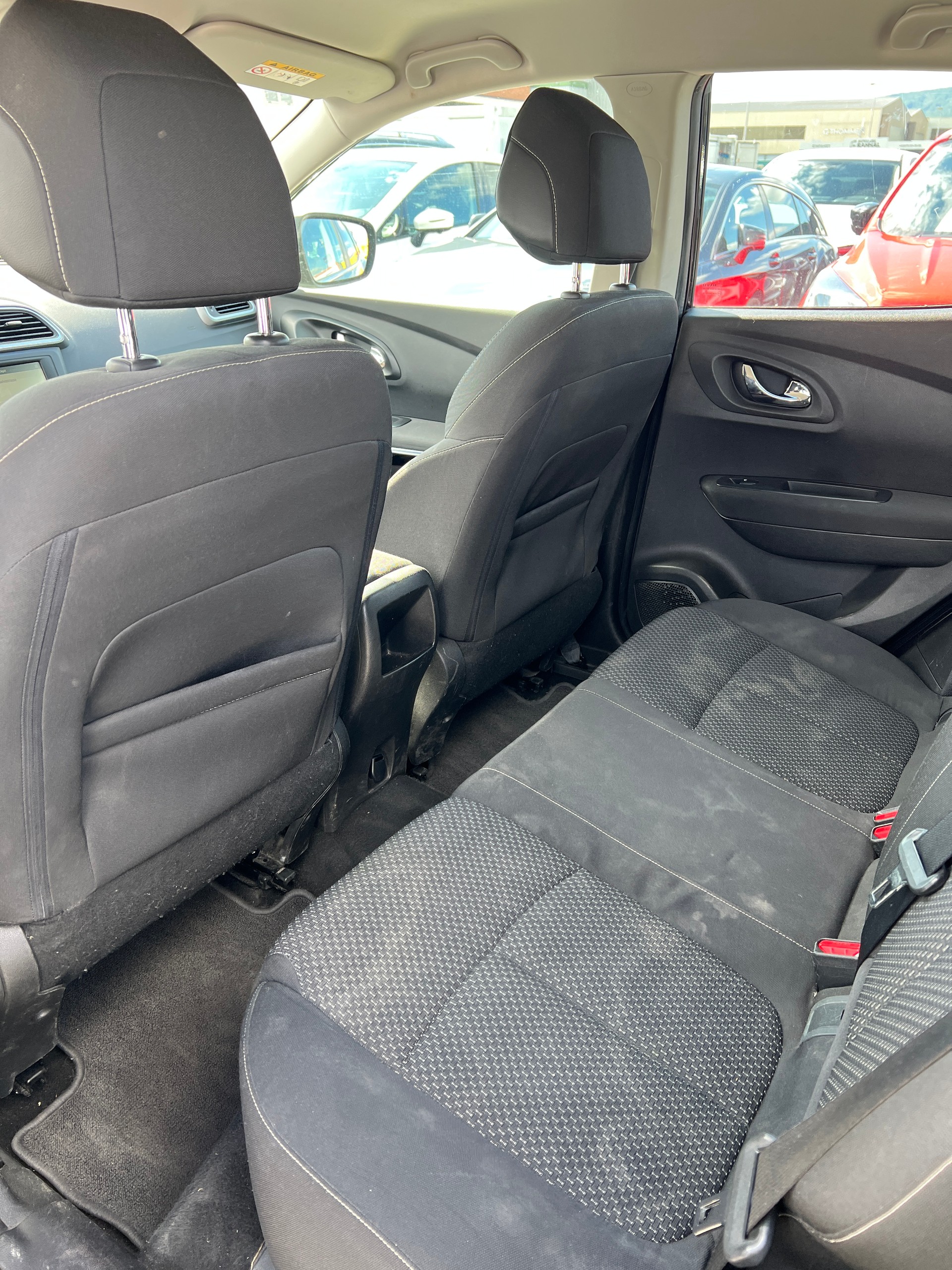 RENAULT Kadjar 1.5 dCi Zen EDC Automat (Klimatronik * Alufelgen * Sensoren Mi Kamera * Multilenkrad * Xenon * Navigation * BO6)-image-14