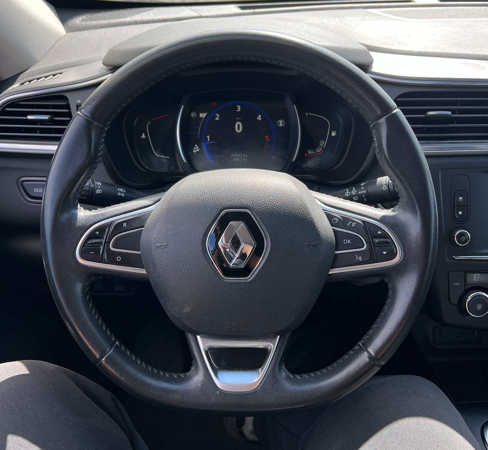 RENAULT Kadjar 1.5 dCi Zen EDC Automat (Klimatronik * Alufelgen * Sensoren Mi Kamera * Multilenkrad * Xenon * Navigation * BO6)-image-9