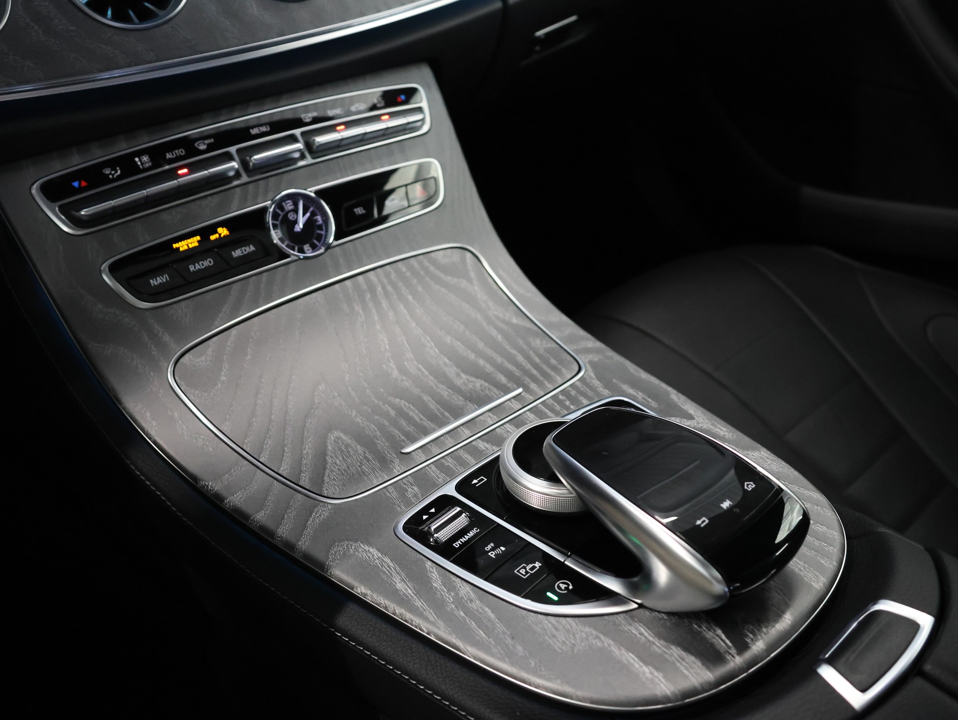 MERCEDES-BENZ CLS 450 4Matic AMG Line 9G-Tronic *Burmester* *360 Kamera* *Panorama*-image-25