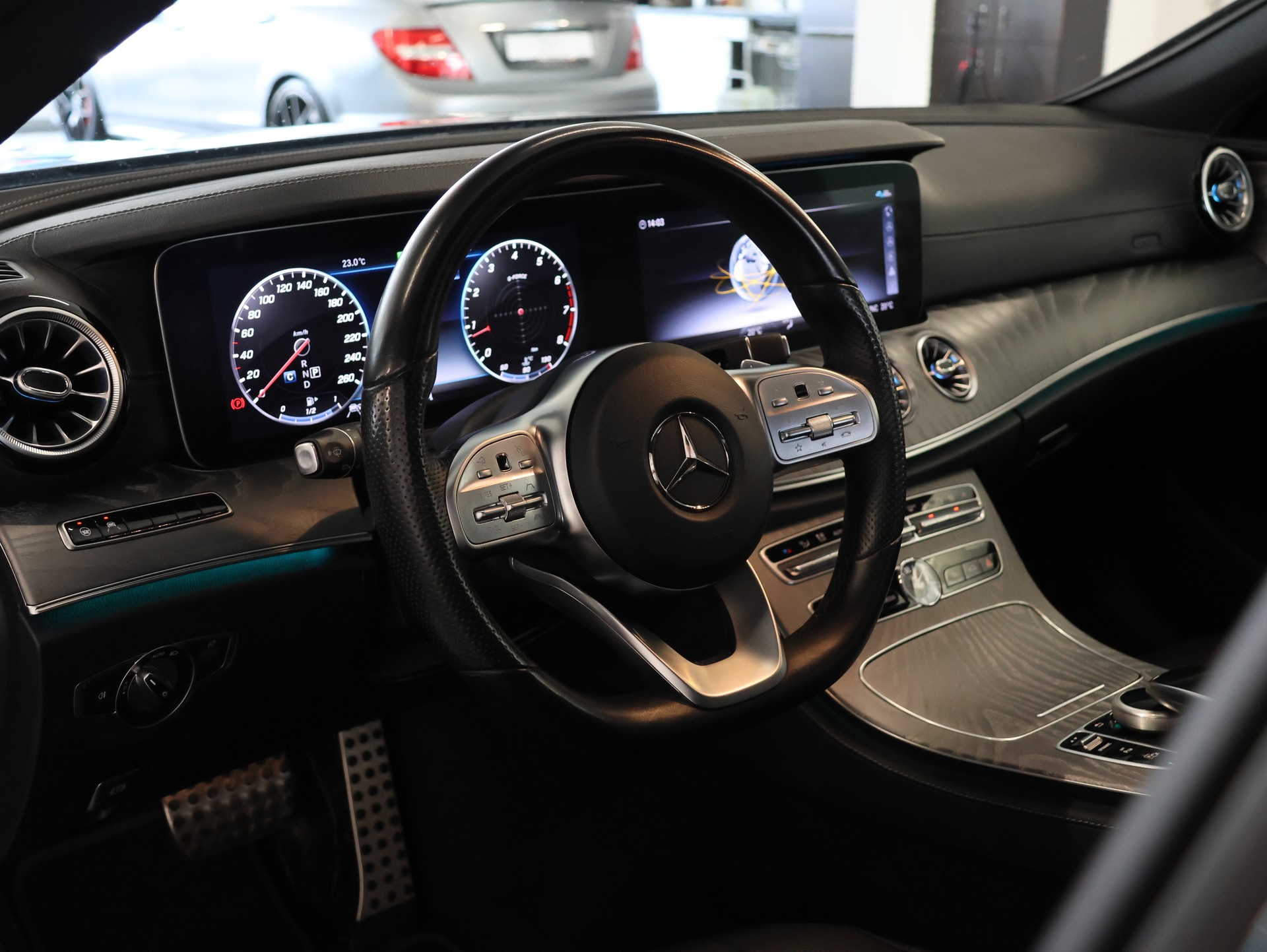 MERCEDES-BENZ CLS 450 4Matic AMG Line 9G-Tronic *Burmester* *360 Kamera* *Panorama*-image-18