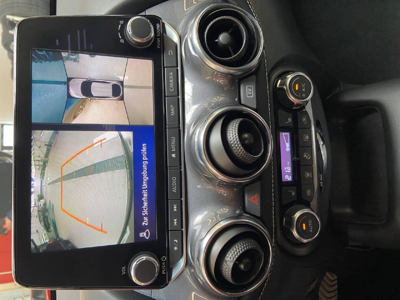 NISSAN Juke 1.6 Hybrid Tekna-image-13