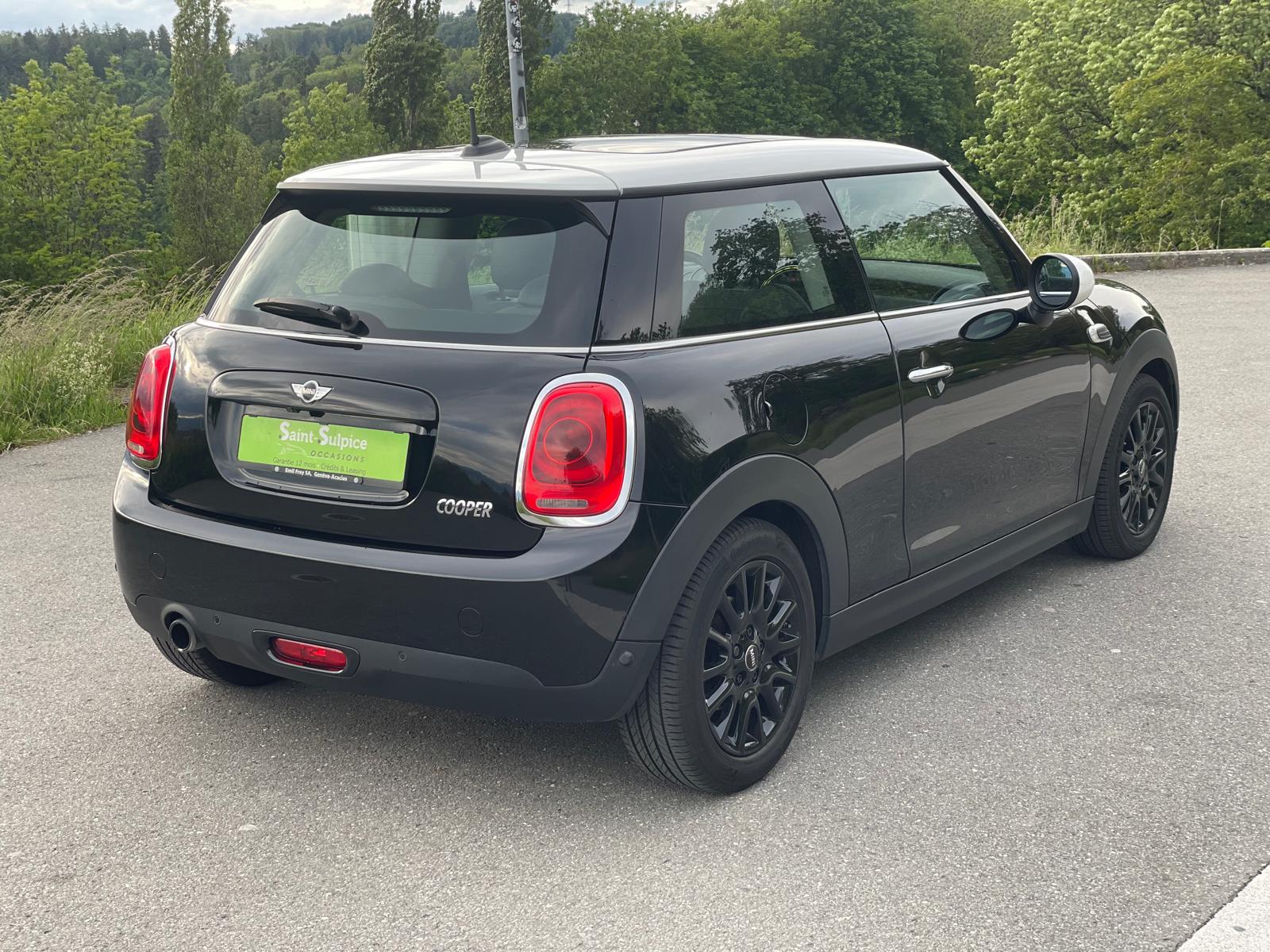 MINI COOPER 136 PS Auto - TOP Car - Panoramic Sunroof - One-Owner vehicle-image-4