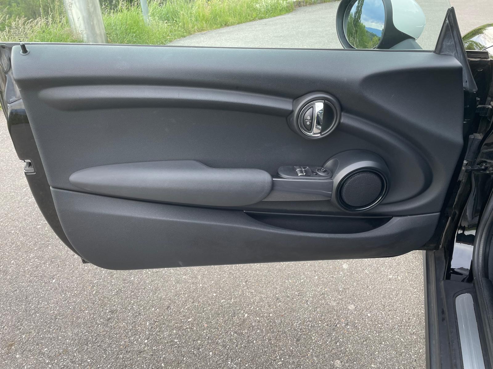 MINI COOPER 136 PS Auto - TOP Car - Panoramic Sunroof - One-Owner vehicle-image-15