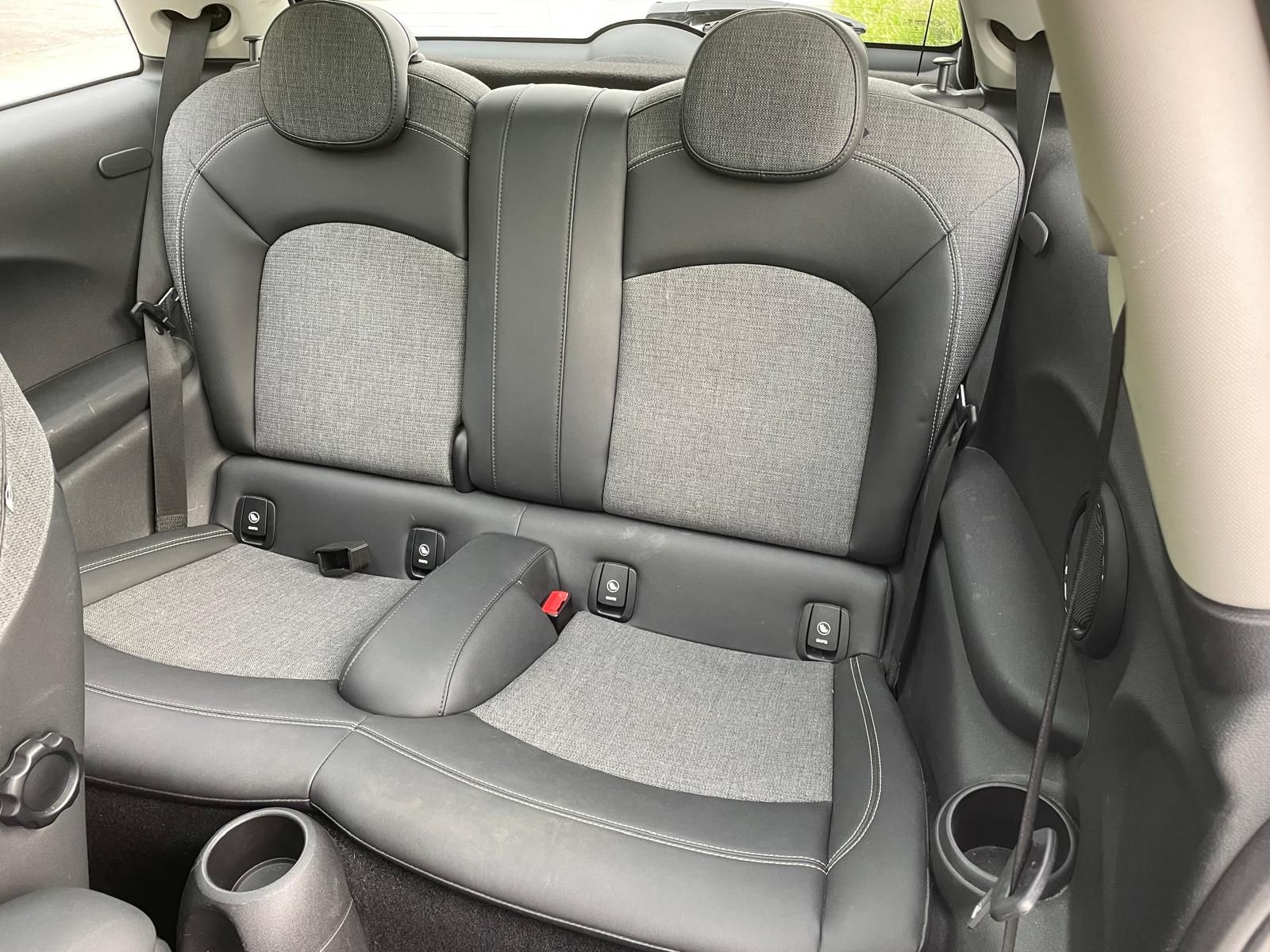 MINI COOPER 136 PS Auto - TOP Car - Panoramic Sunroof - One-Owner vehicle-image-13