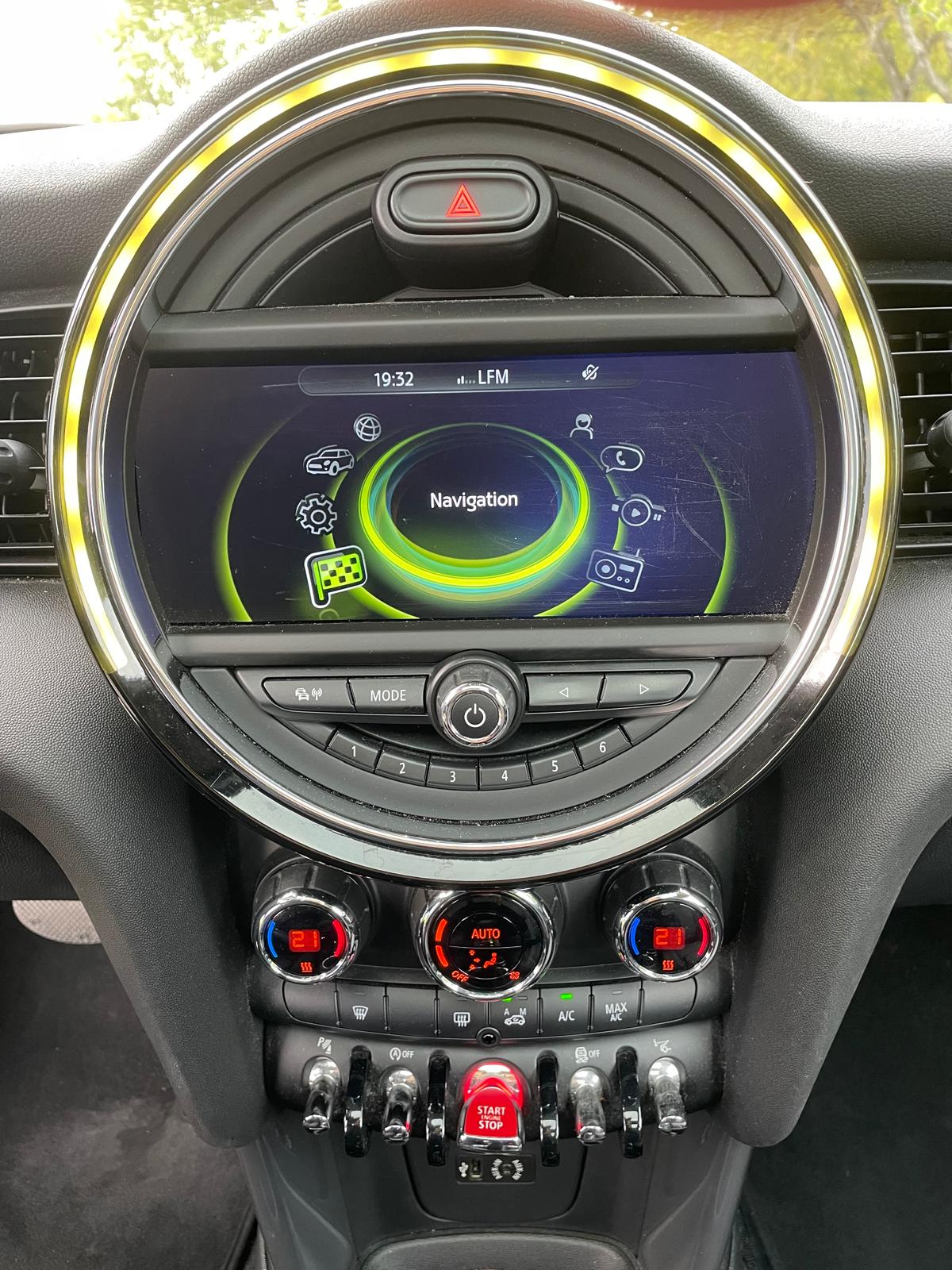 MINI COOPER 136 PS Auto - TOP Car - Panoramic Sunroof - One-Owner vehicle-image-19